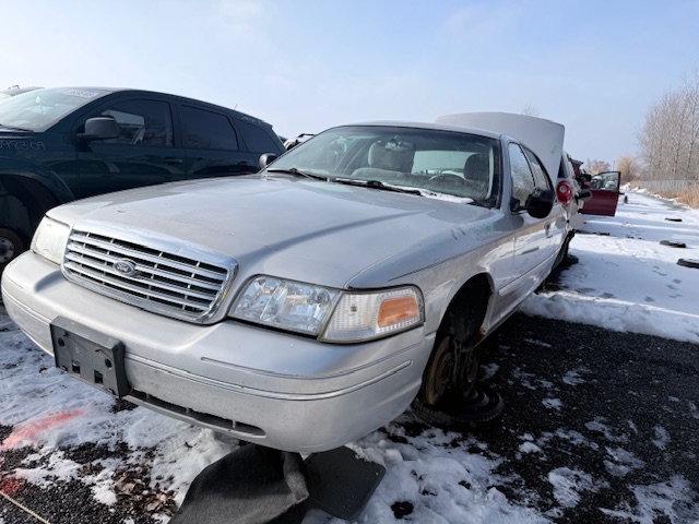 FORD CROWN VICTORIA 2004