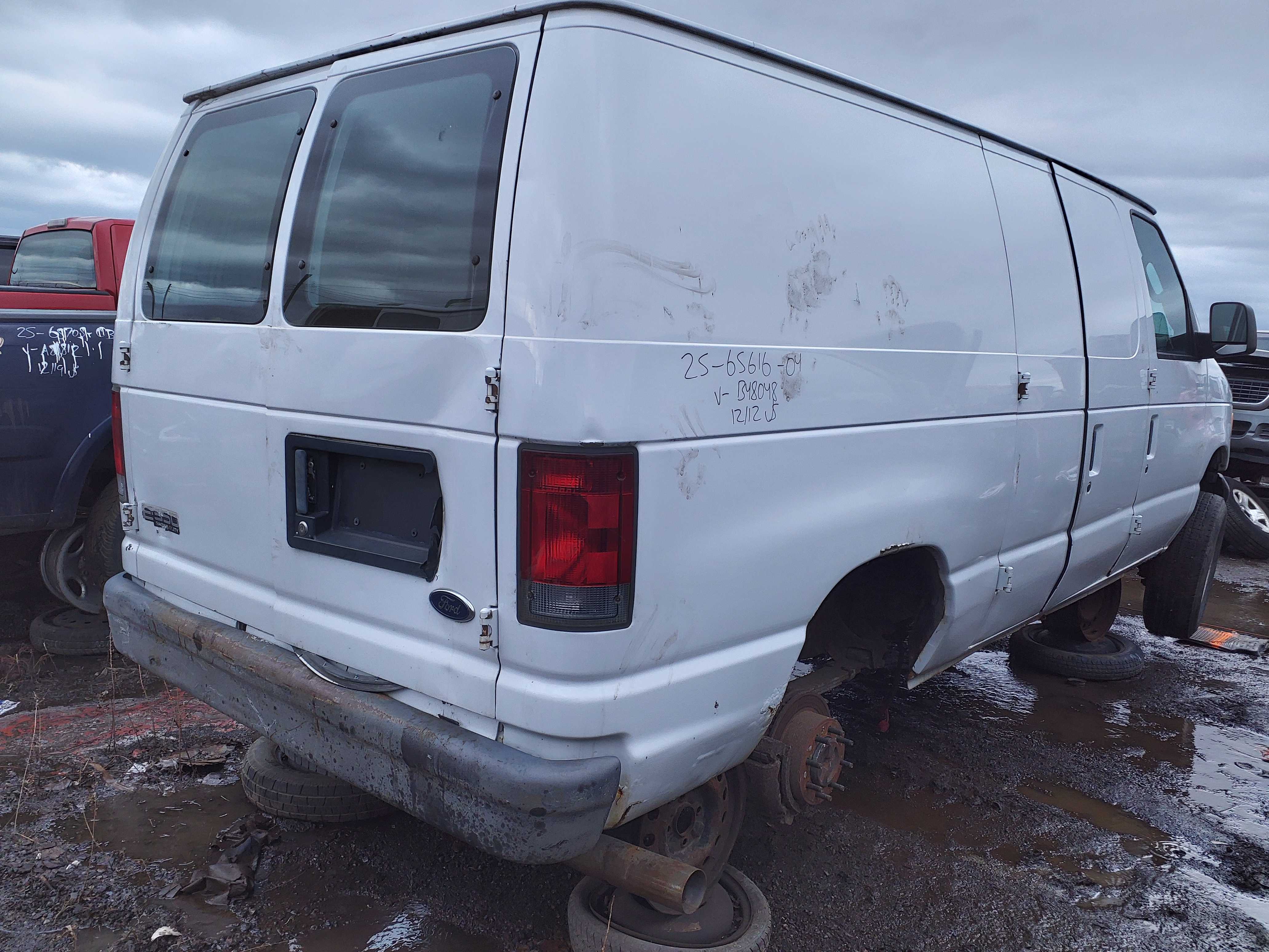 FORD ECONOLINE 2004