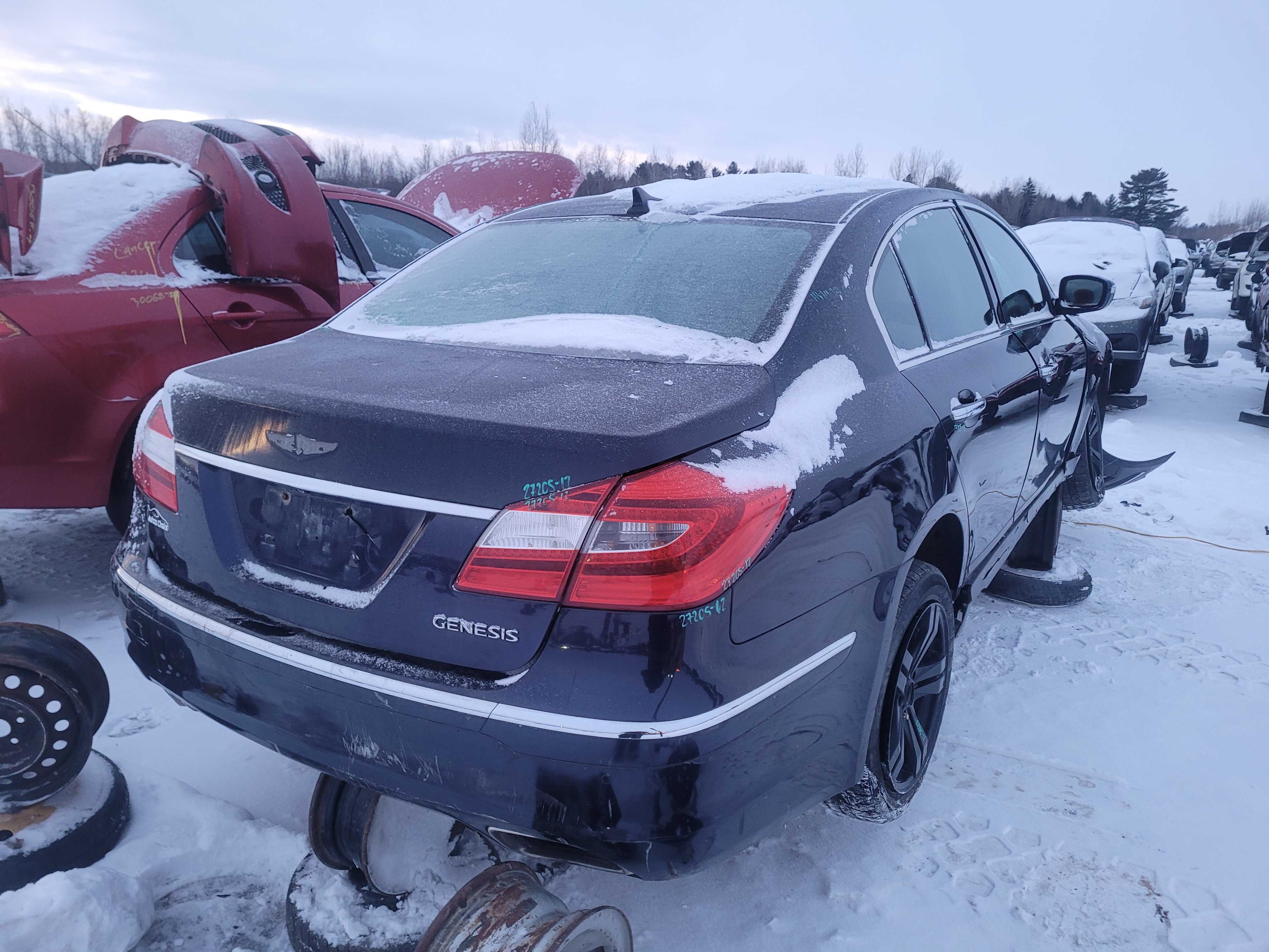 HYUNDAI GENESIS 2012