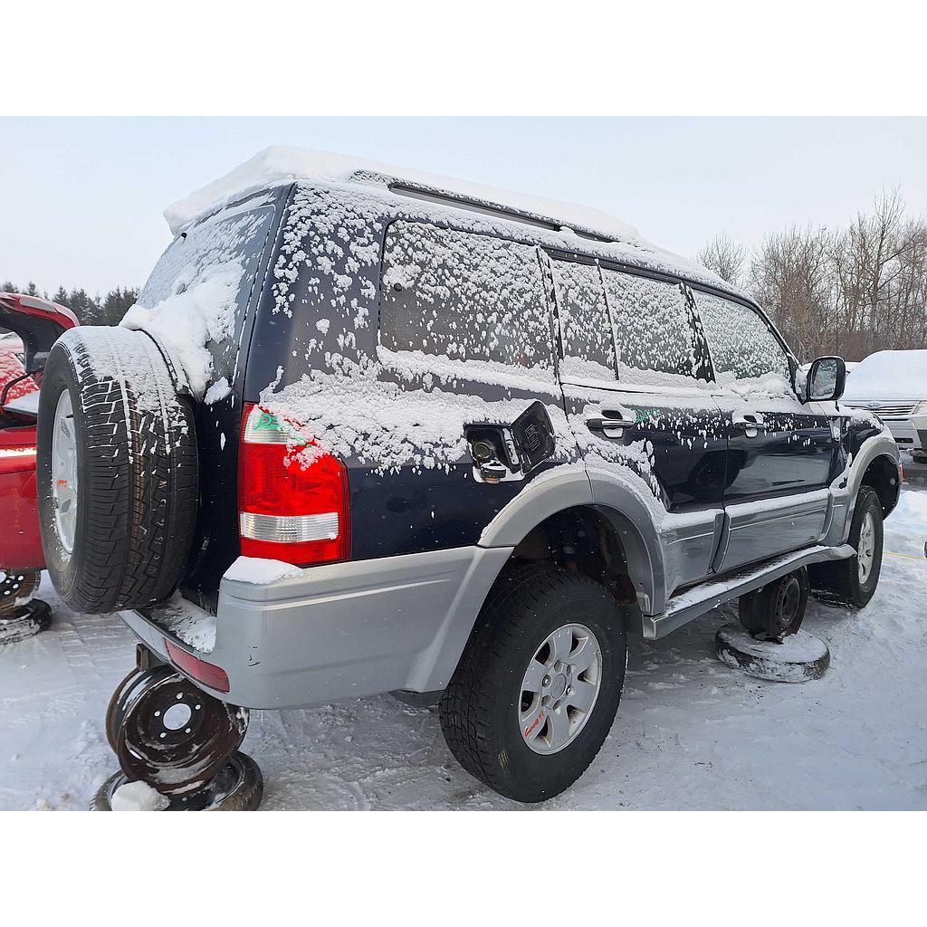 MITSUBISHI MONTERO 2003