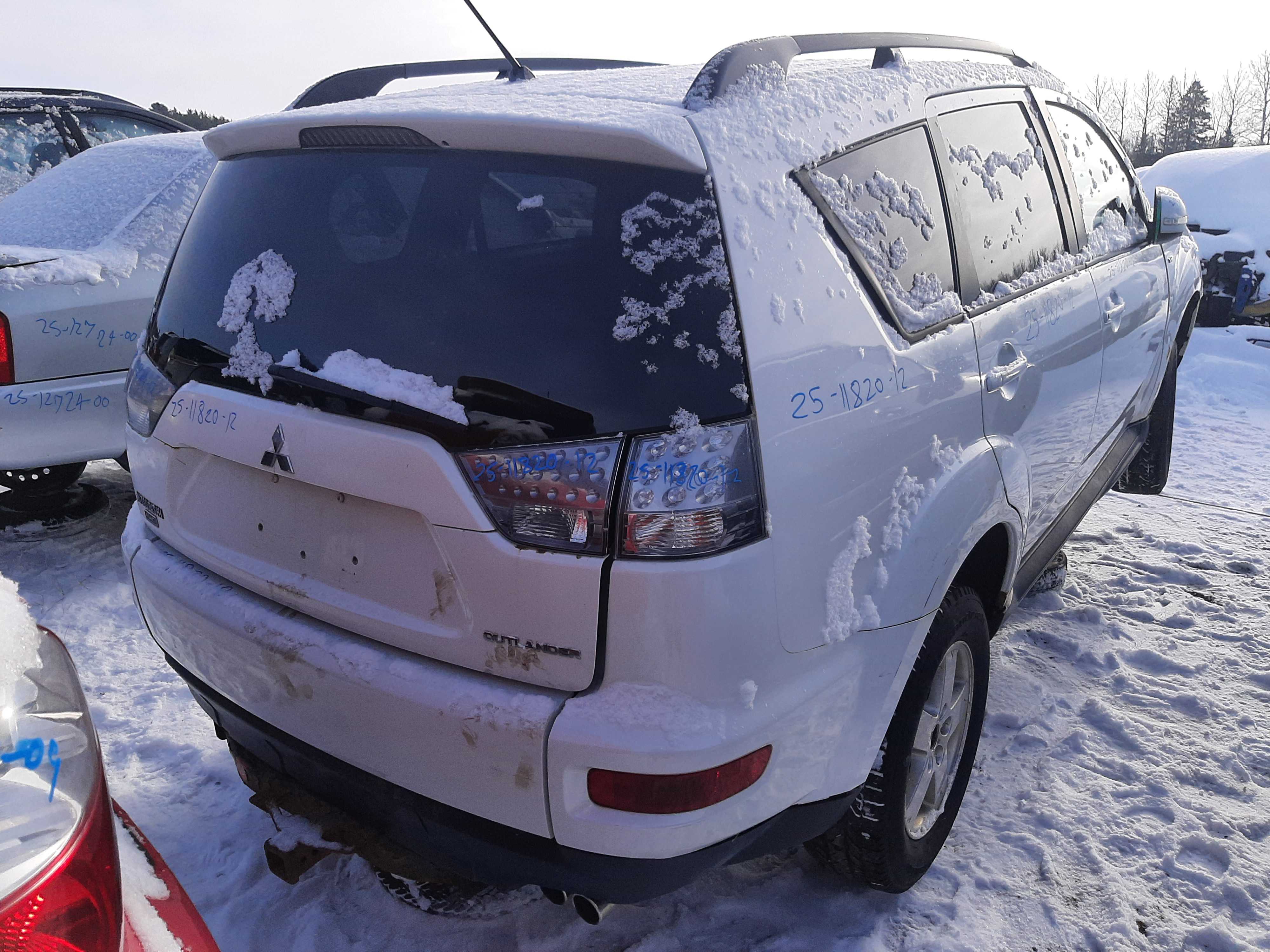 MITSUBISHI OUTLANDER 2012