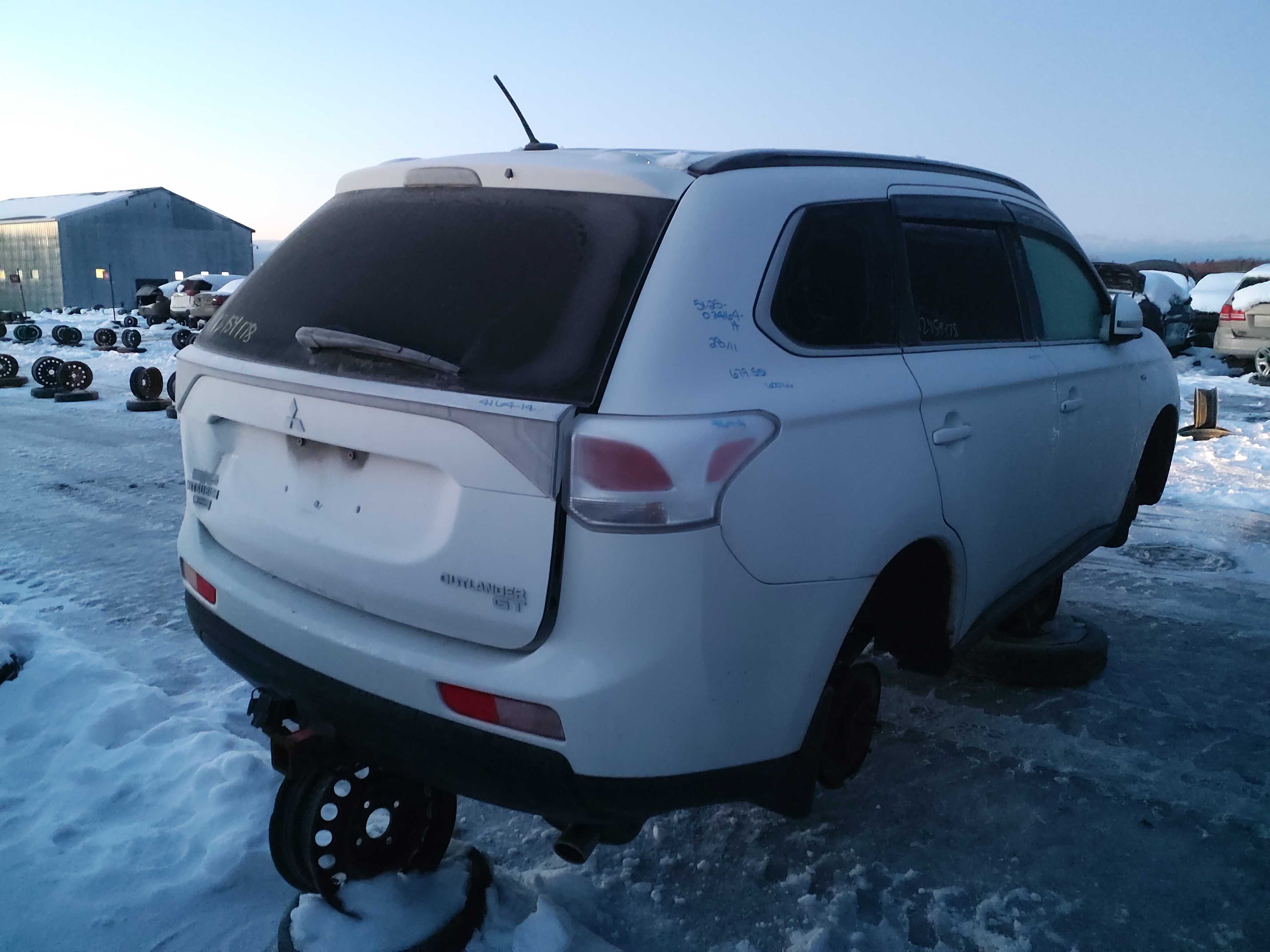 MITSUBISHI OUTLANDER 2014