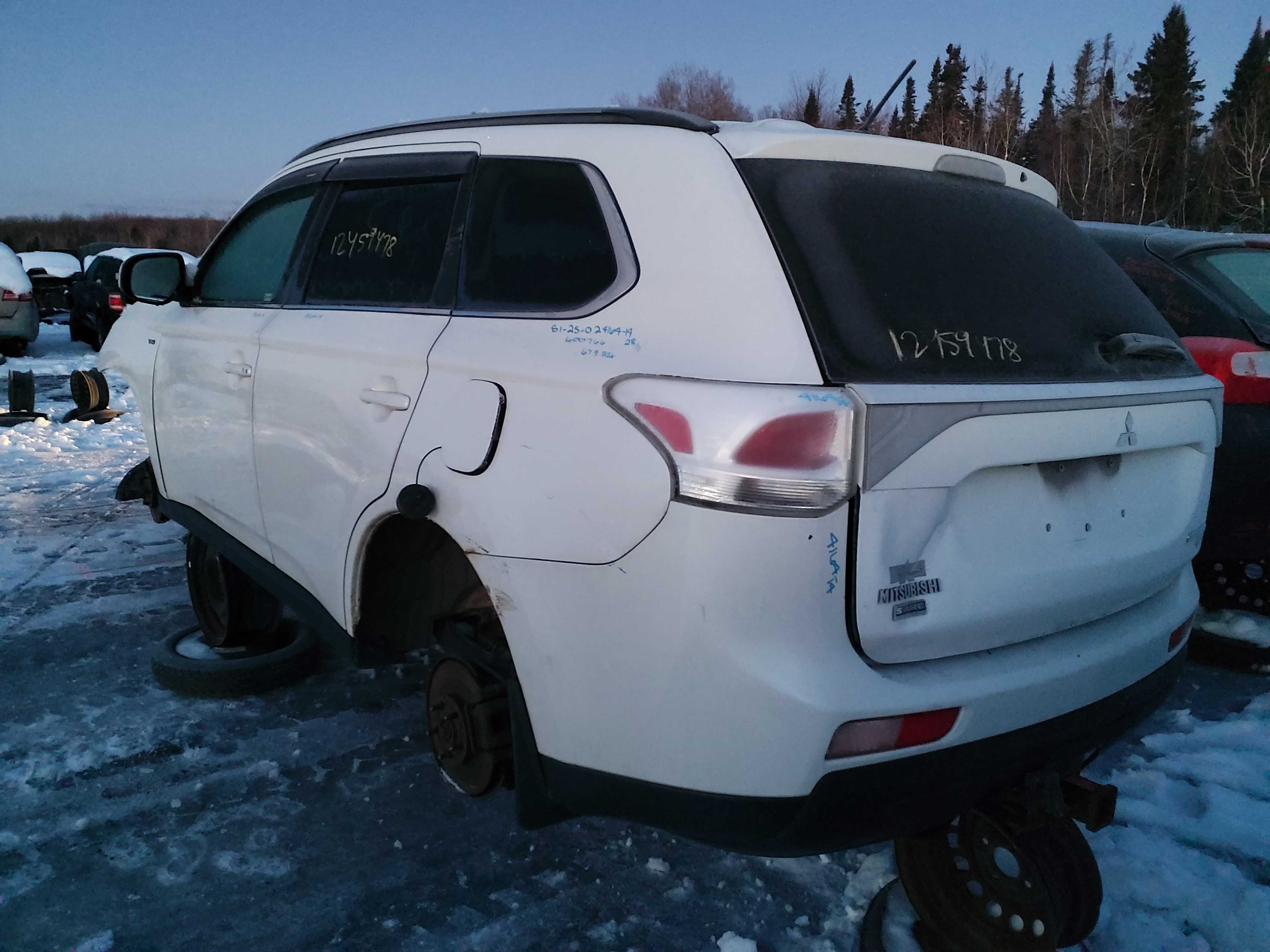 MITSUBISHI OUTLANDER 2014