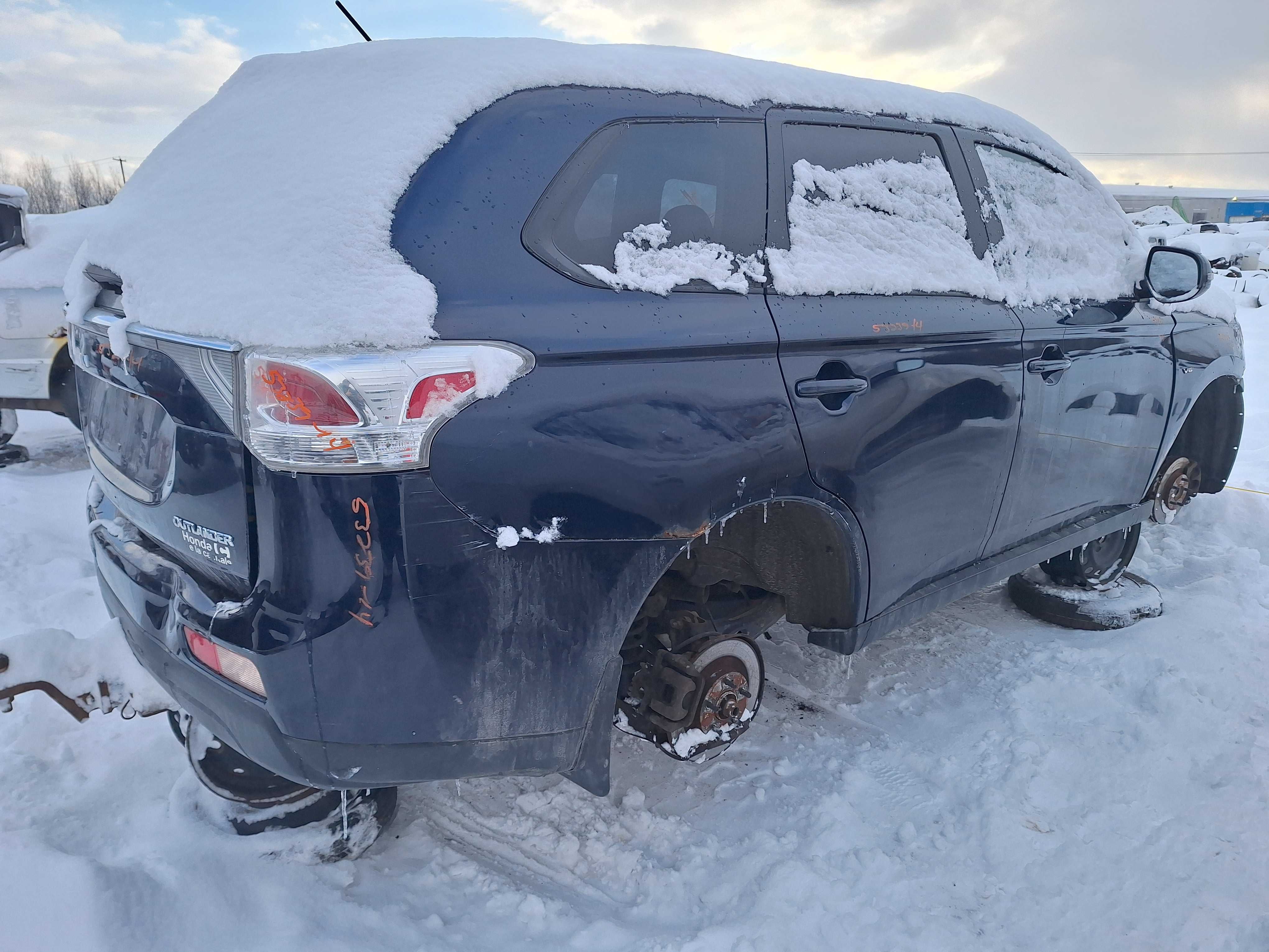 MITSUBISHI OUTLANDER 2014