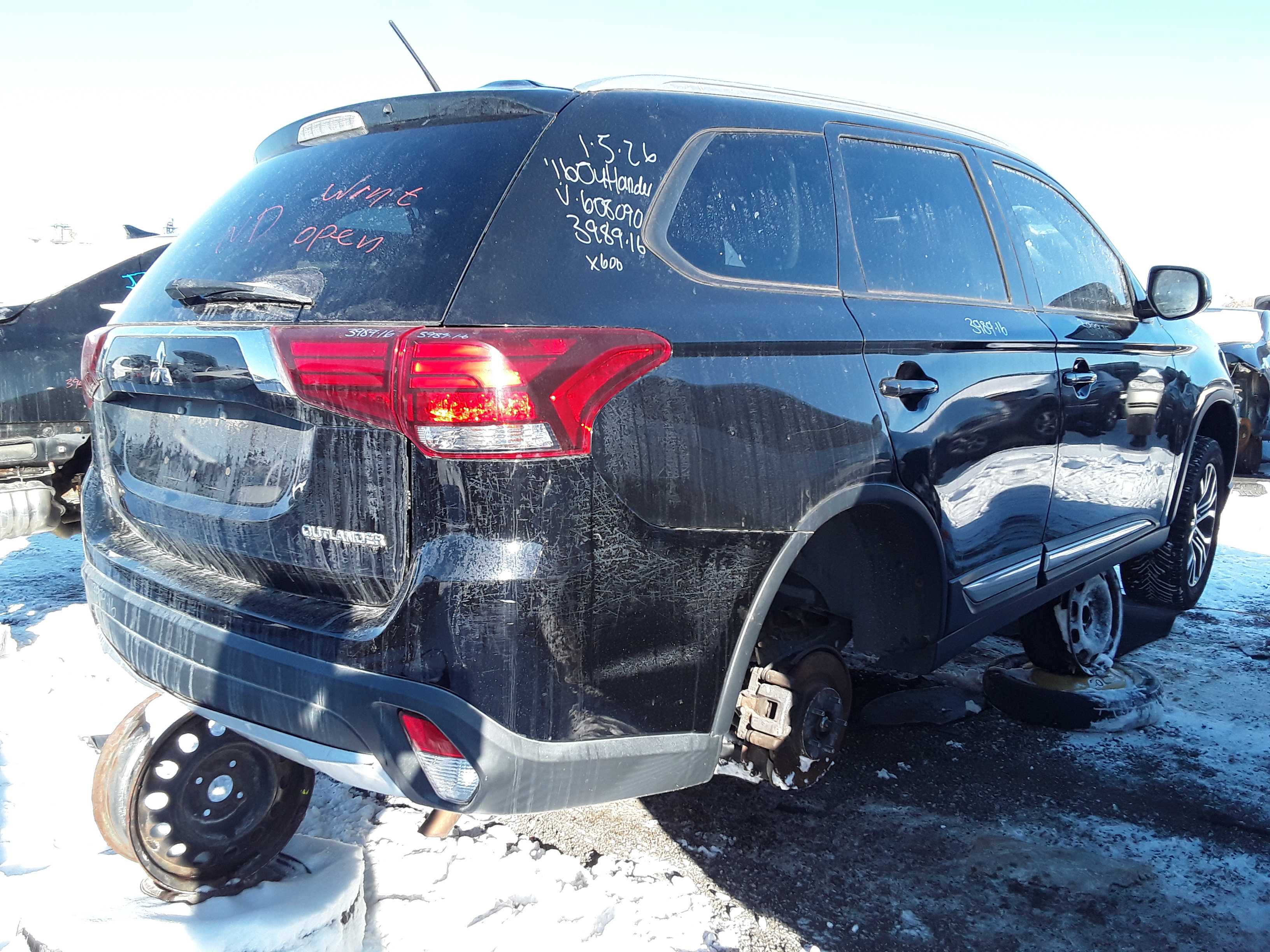 MITSUBISHI OUTLANDER 2016