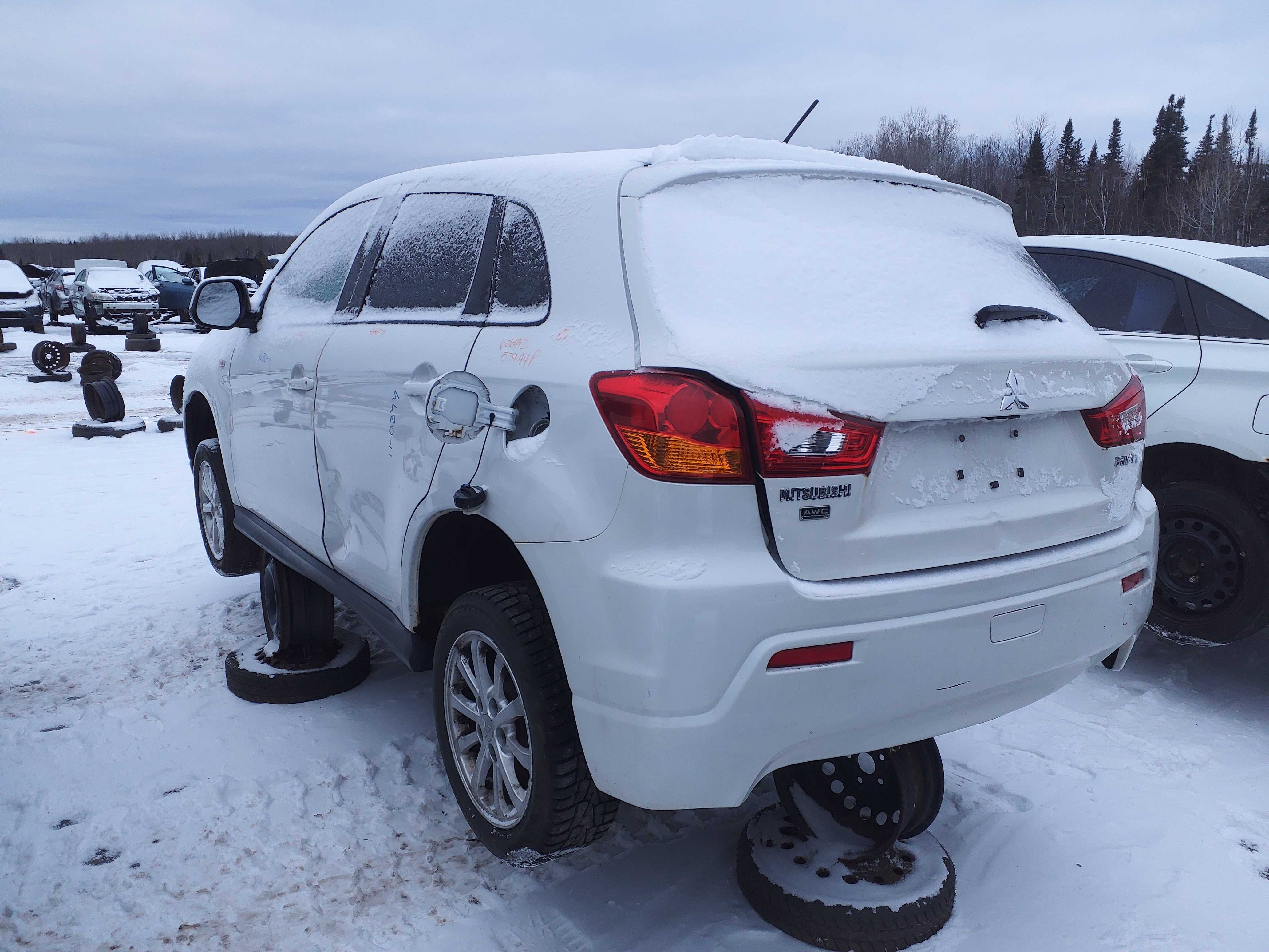 MITSUBISHI RVR 2011