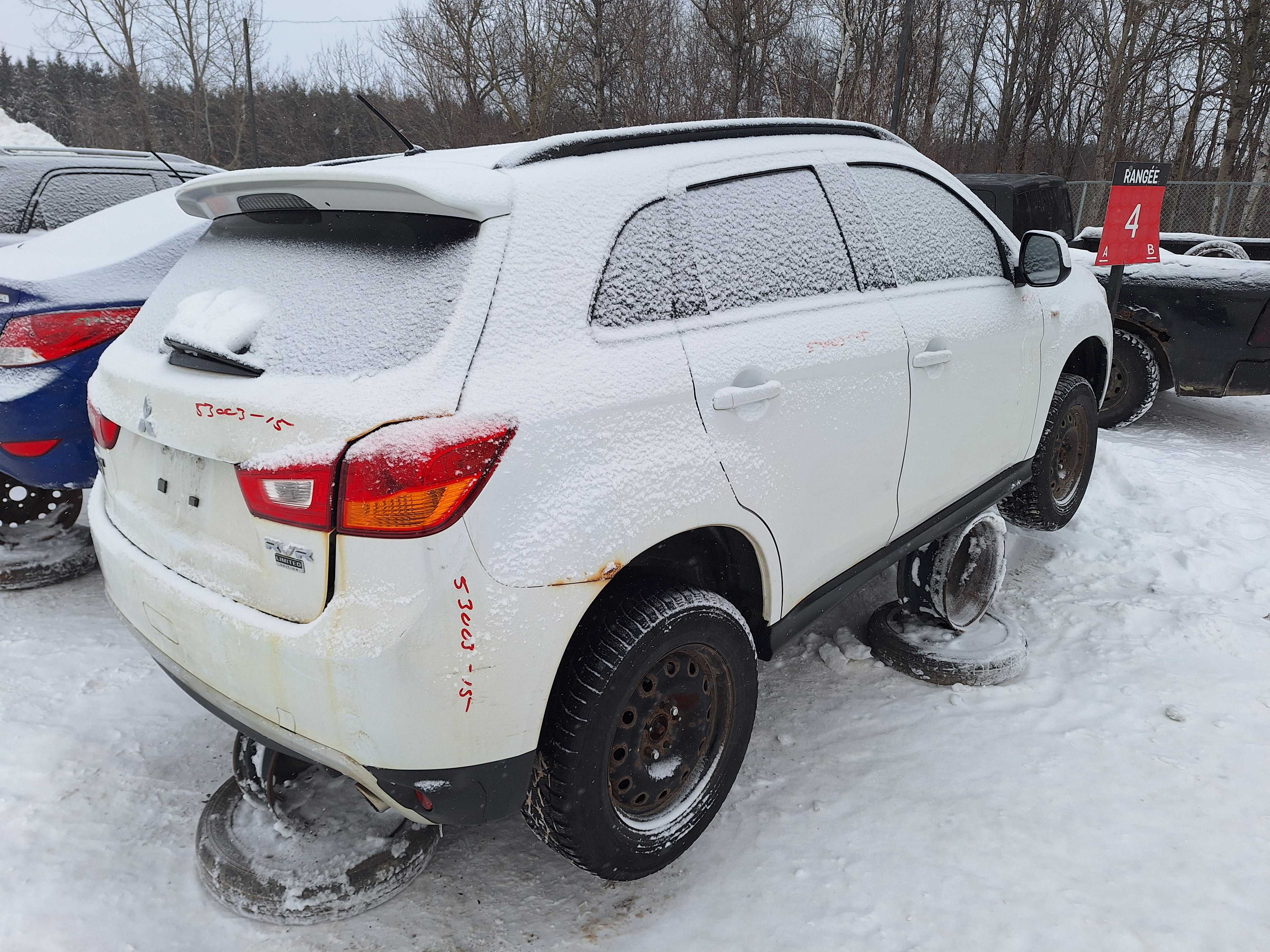 MITSUBISHI RVR 2015
