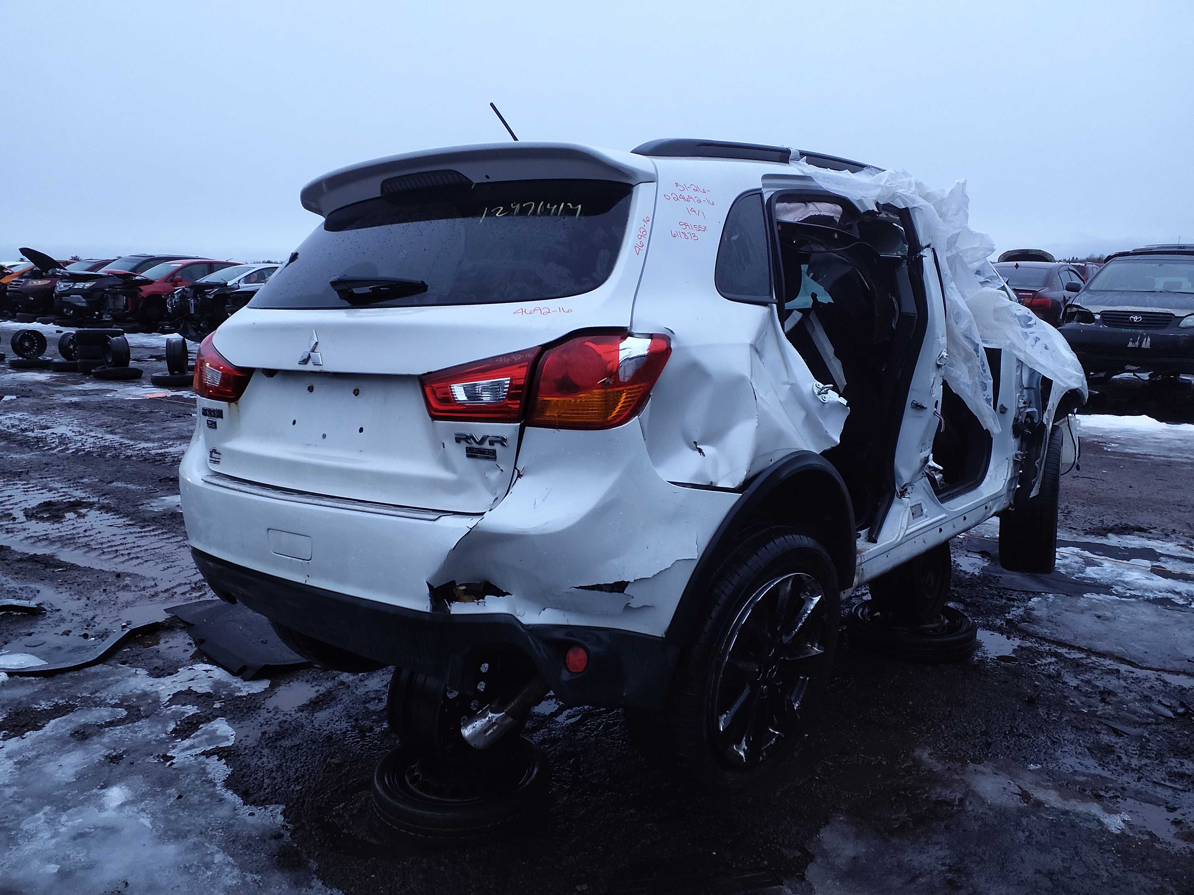 MITSUBISHI RVR 2016