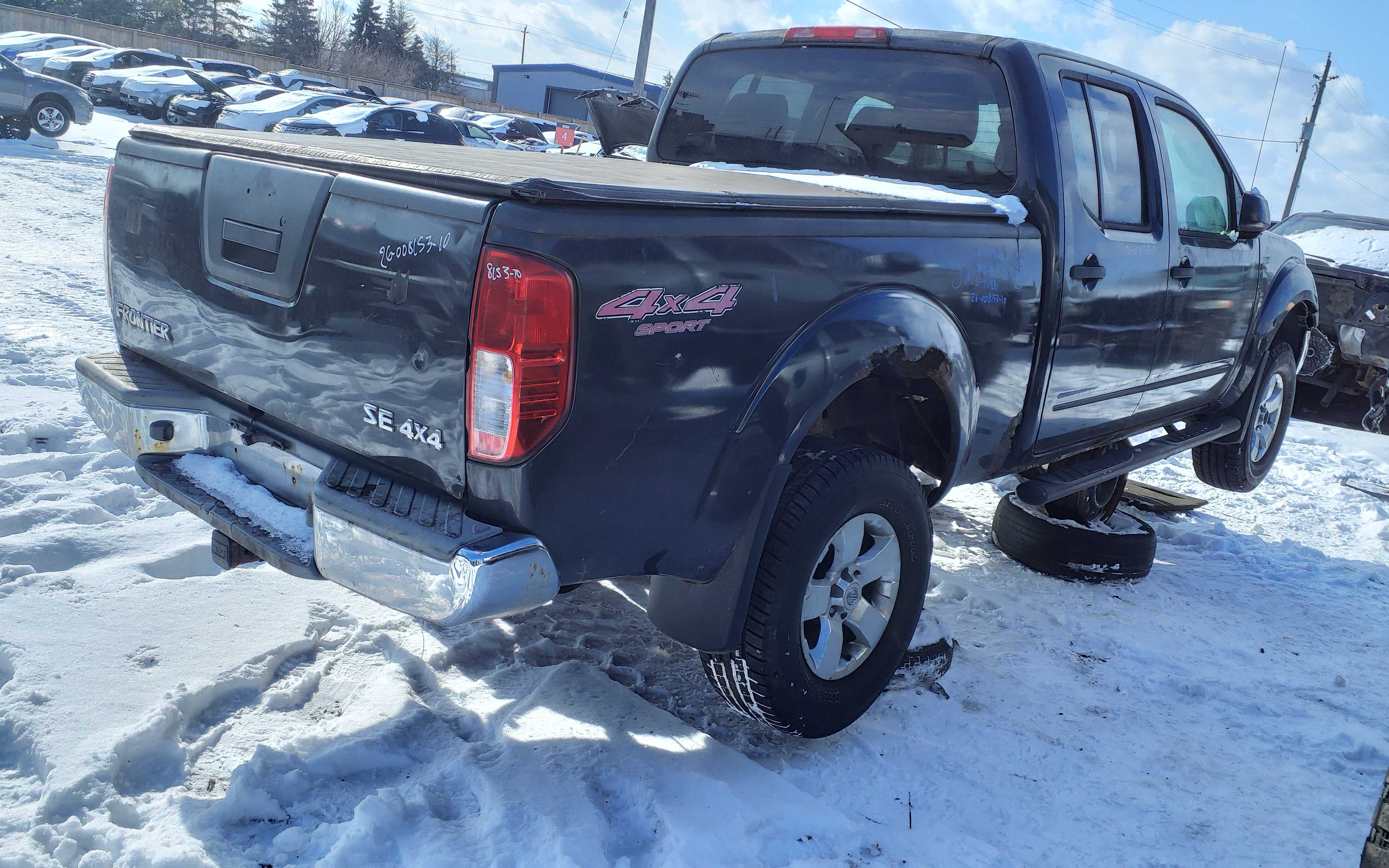 NISSAN FRONTIER 2010