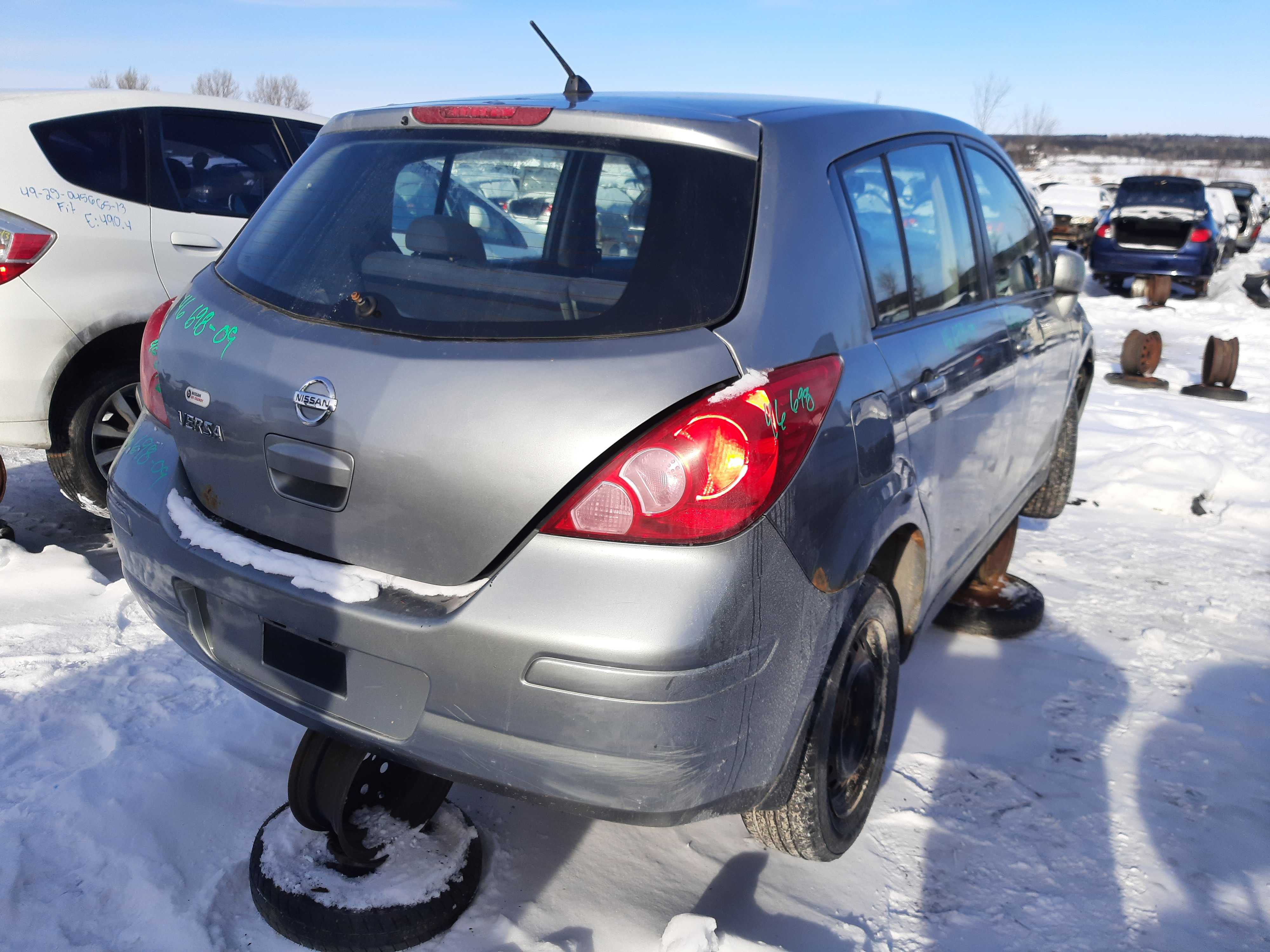 NISSAN VERSA 2009