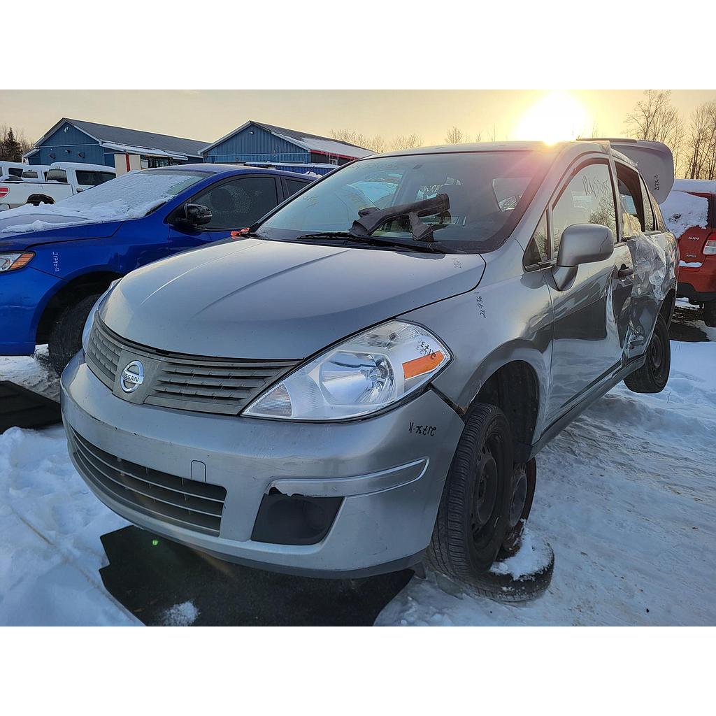 NISSAN VERSA 2011