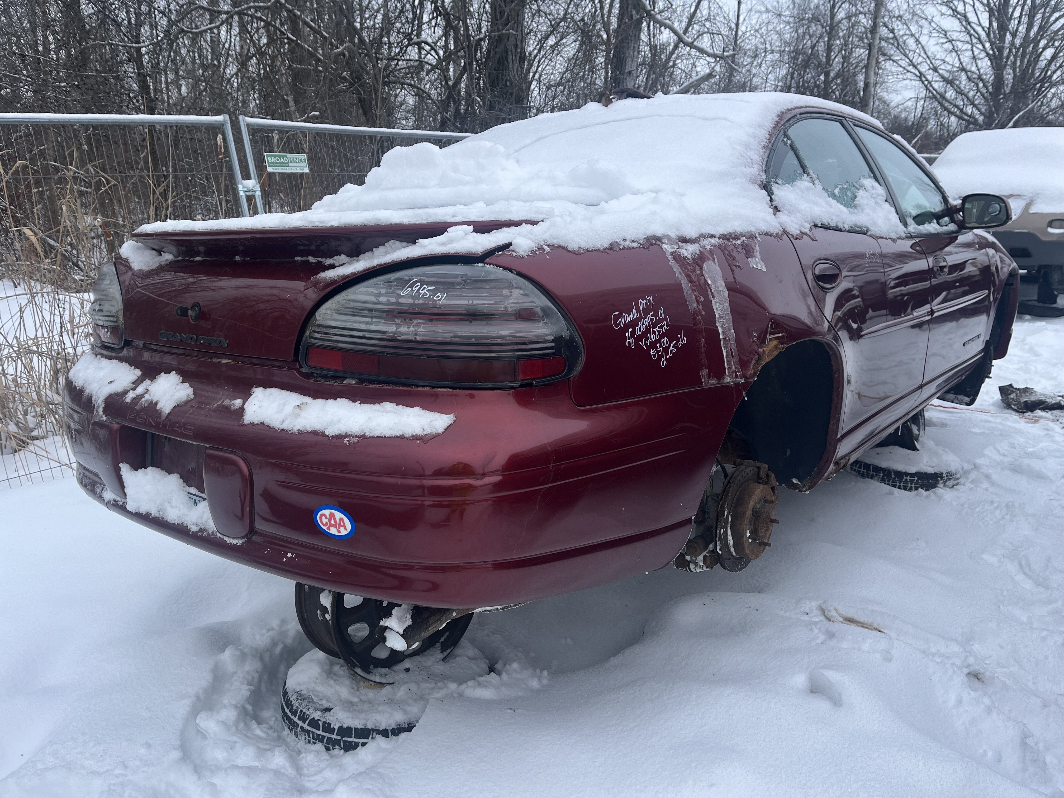 PONTIAC GRAND PRIX 2001