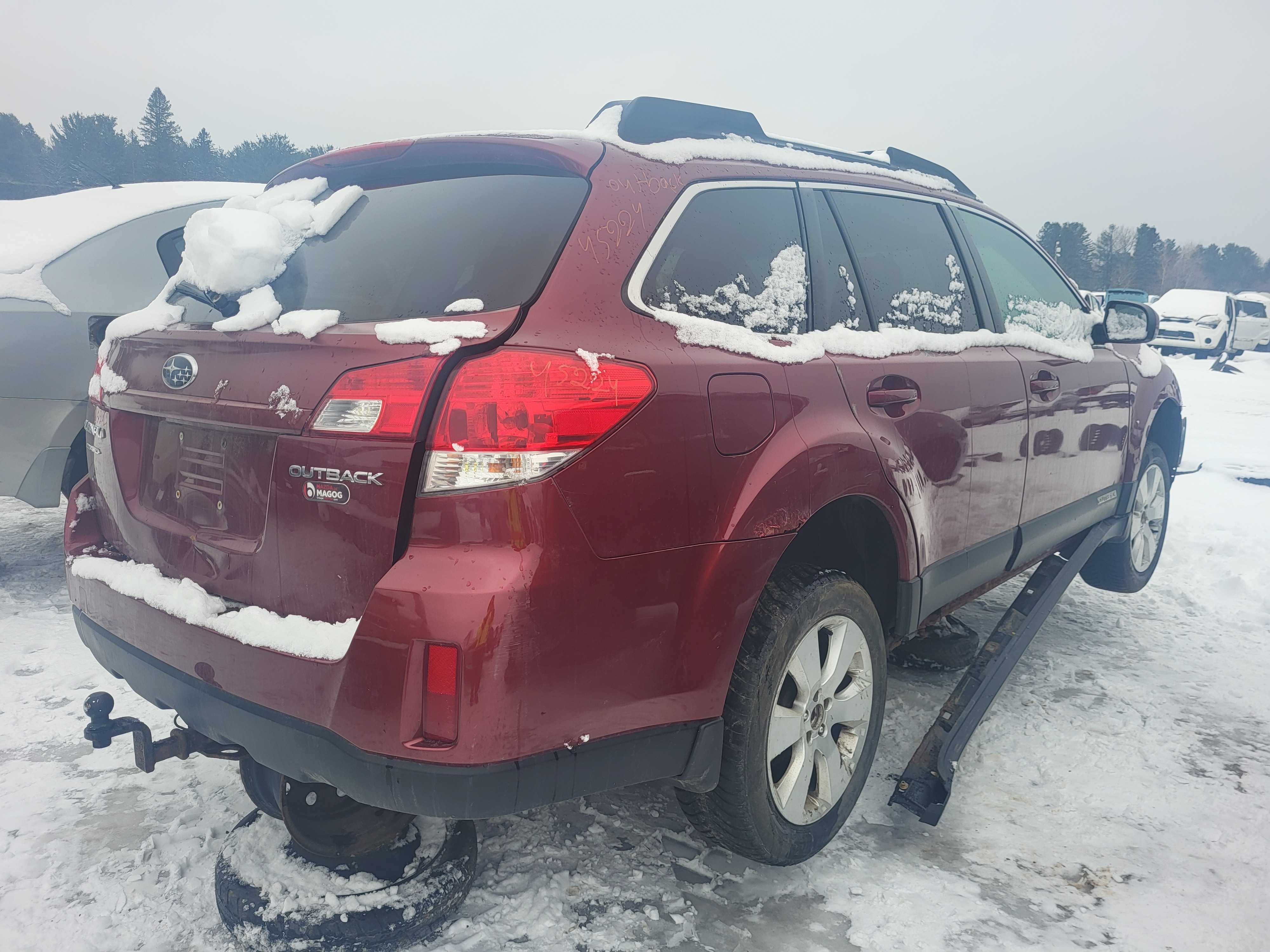SUBARU OUTBACK 2011
