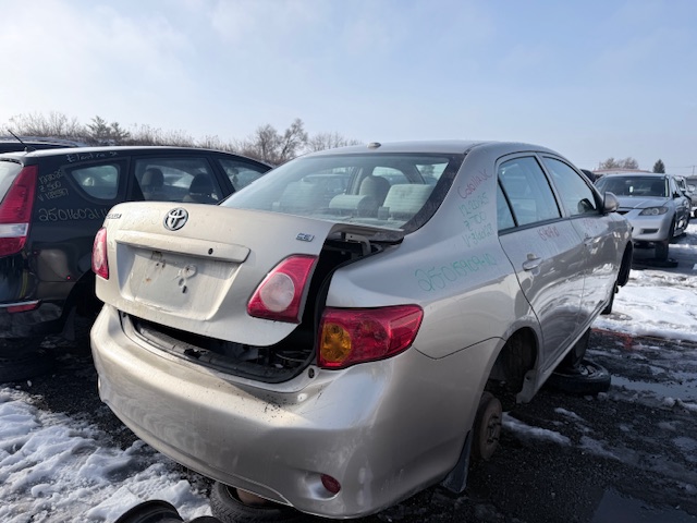 TOYOTA COROLLA 2010