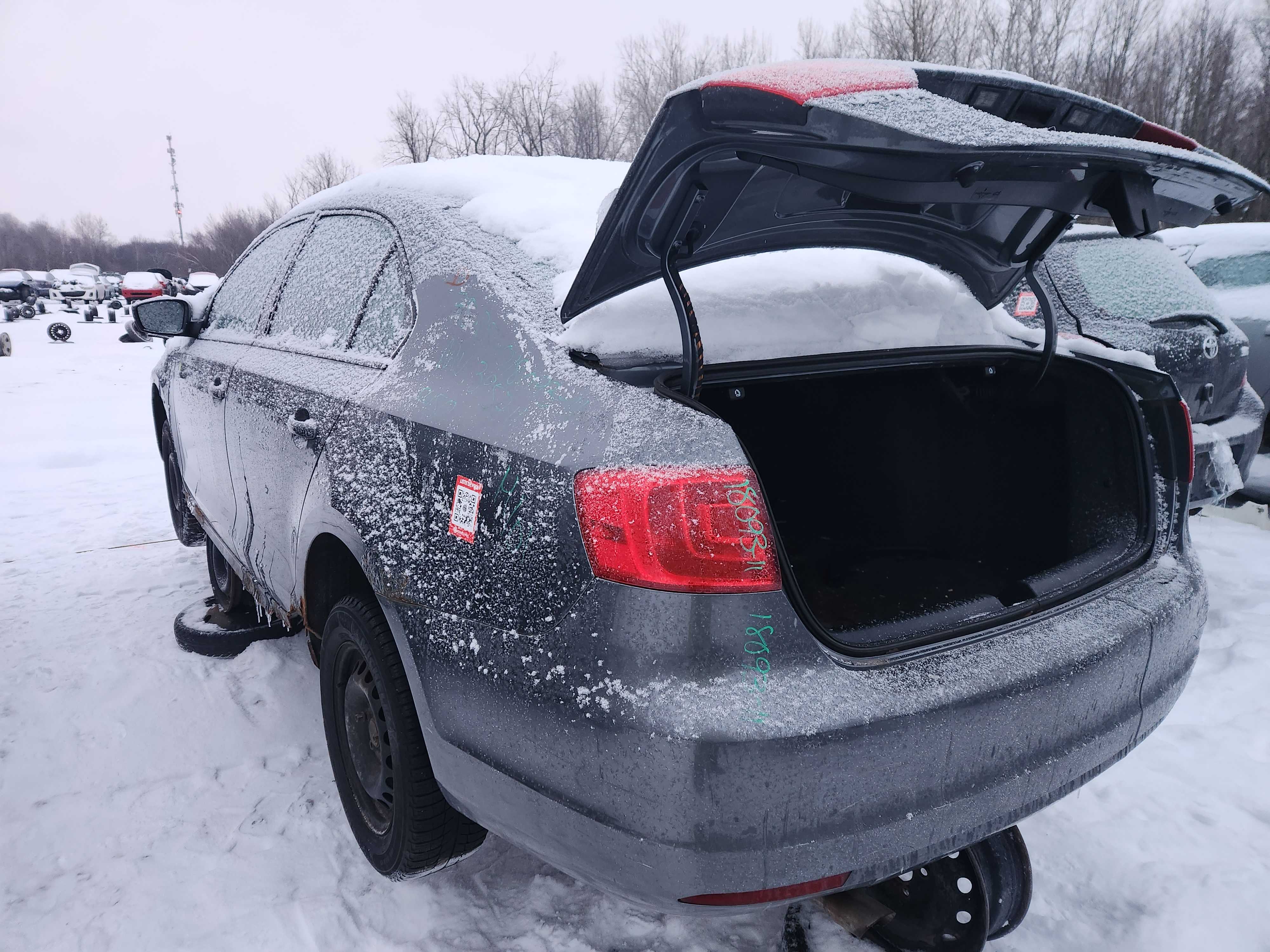 VOLKSWAGEN JETTA 2011