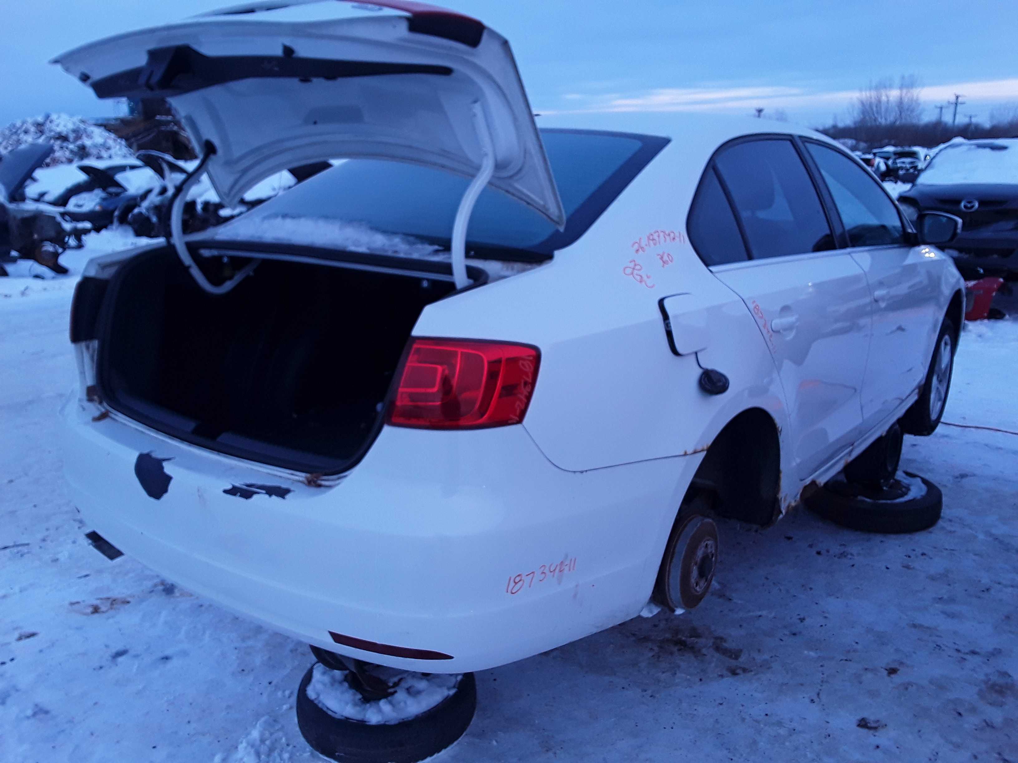 VOLKSWAGEN JETTA 2011