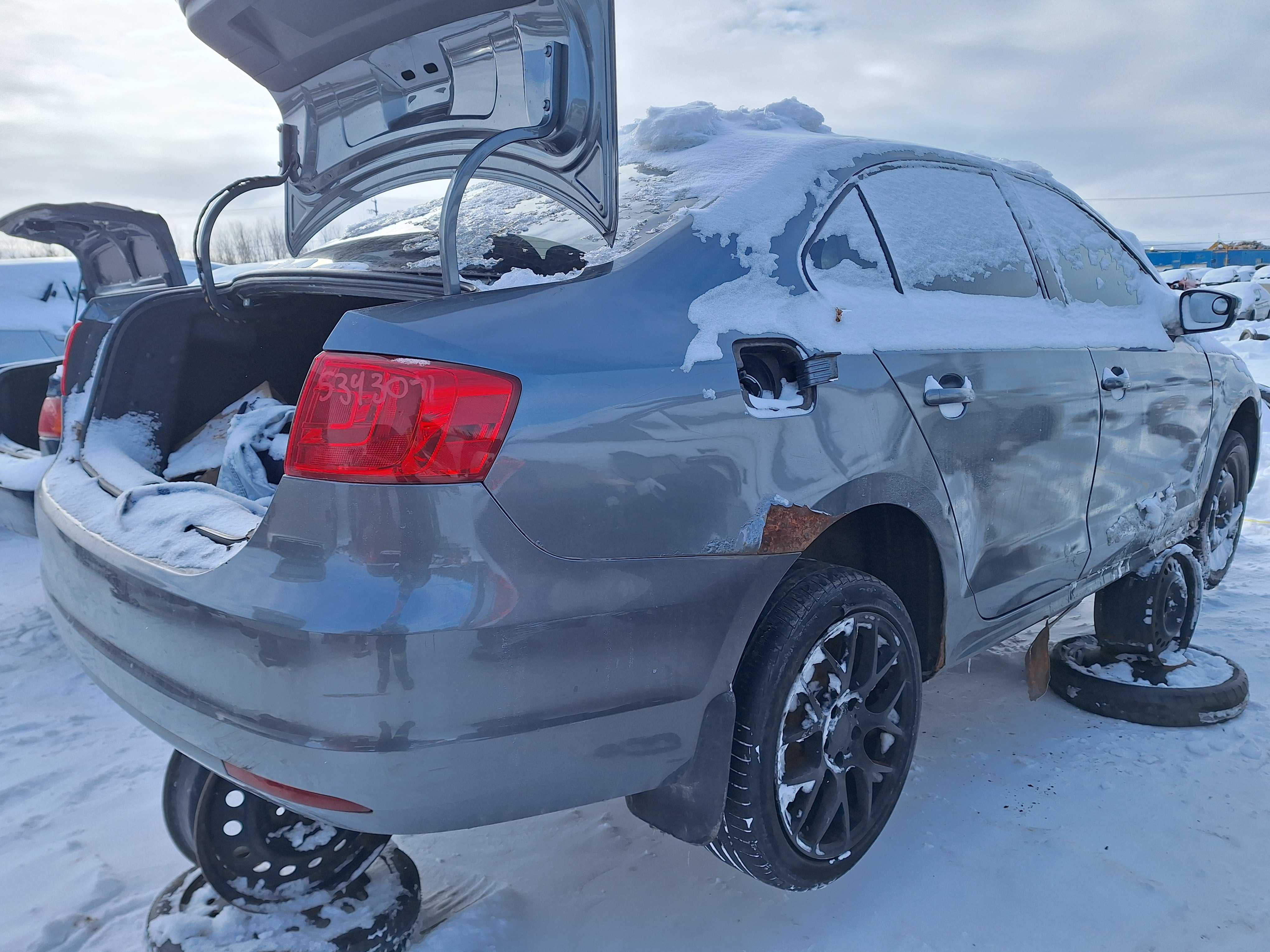 VOLKSWAGEN JETTA 2011