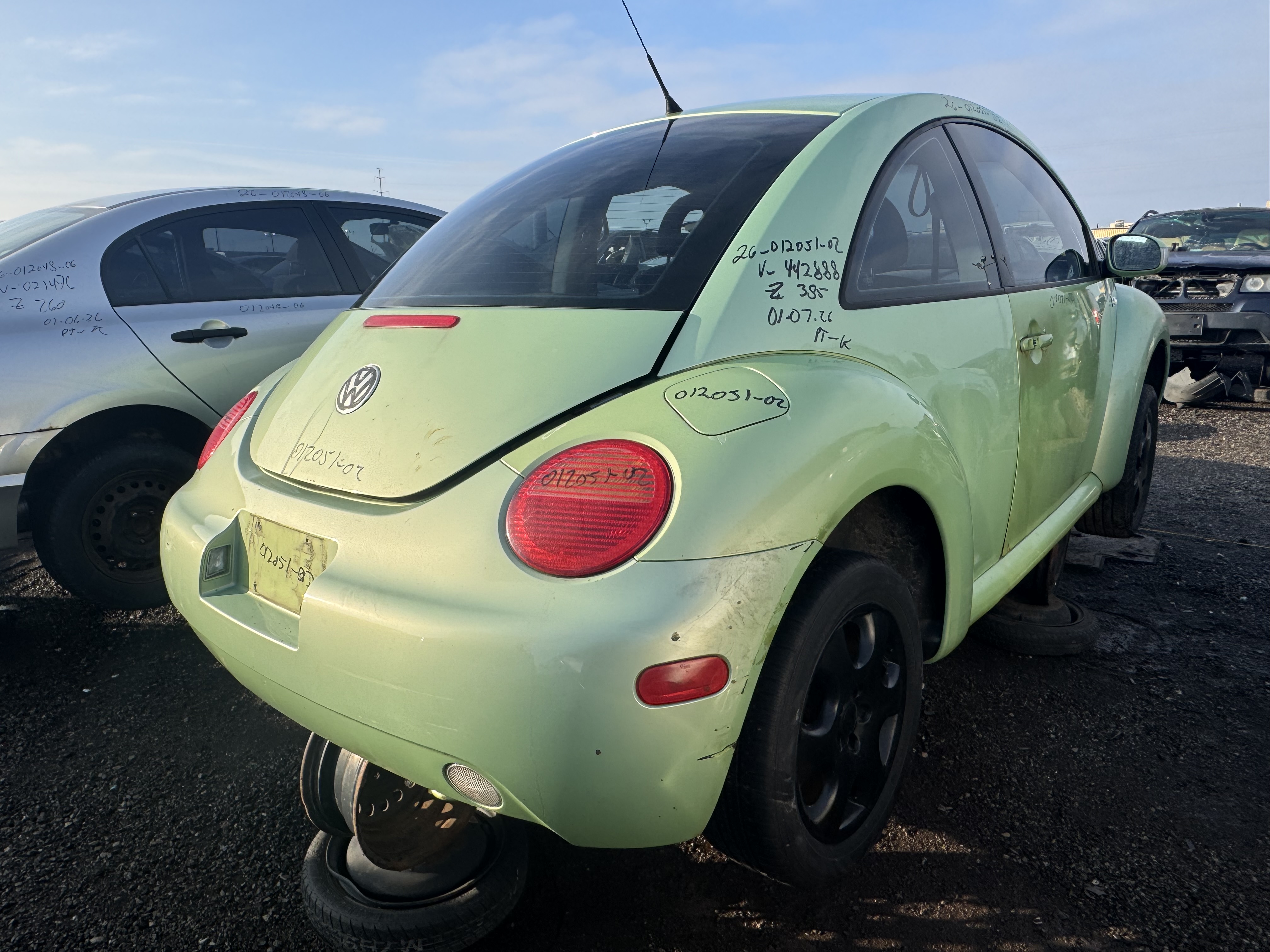 VOLKSWAGEN NEW BEETLE 2002
