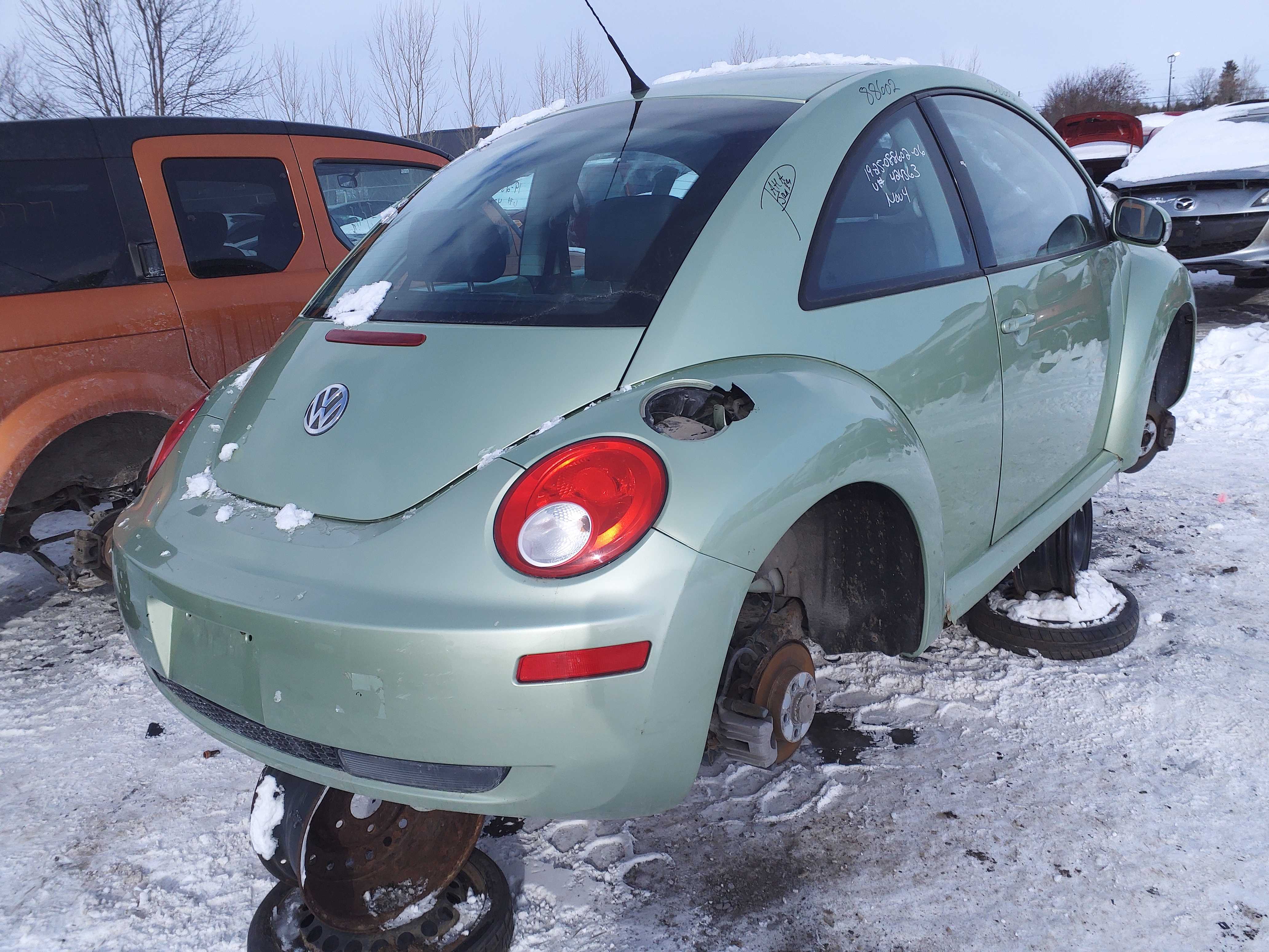 VOLKSWAGEN NEW BEETLE 2006