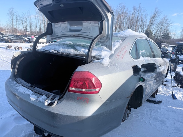 VOLKSWAGEN PASSAT 2013