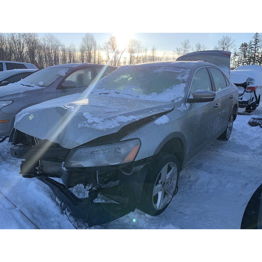 VOLKSWAGEN PASSAT 2013