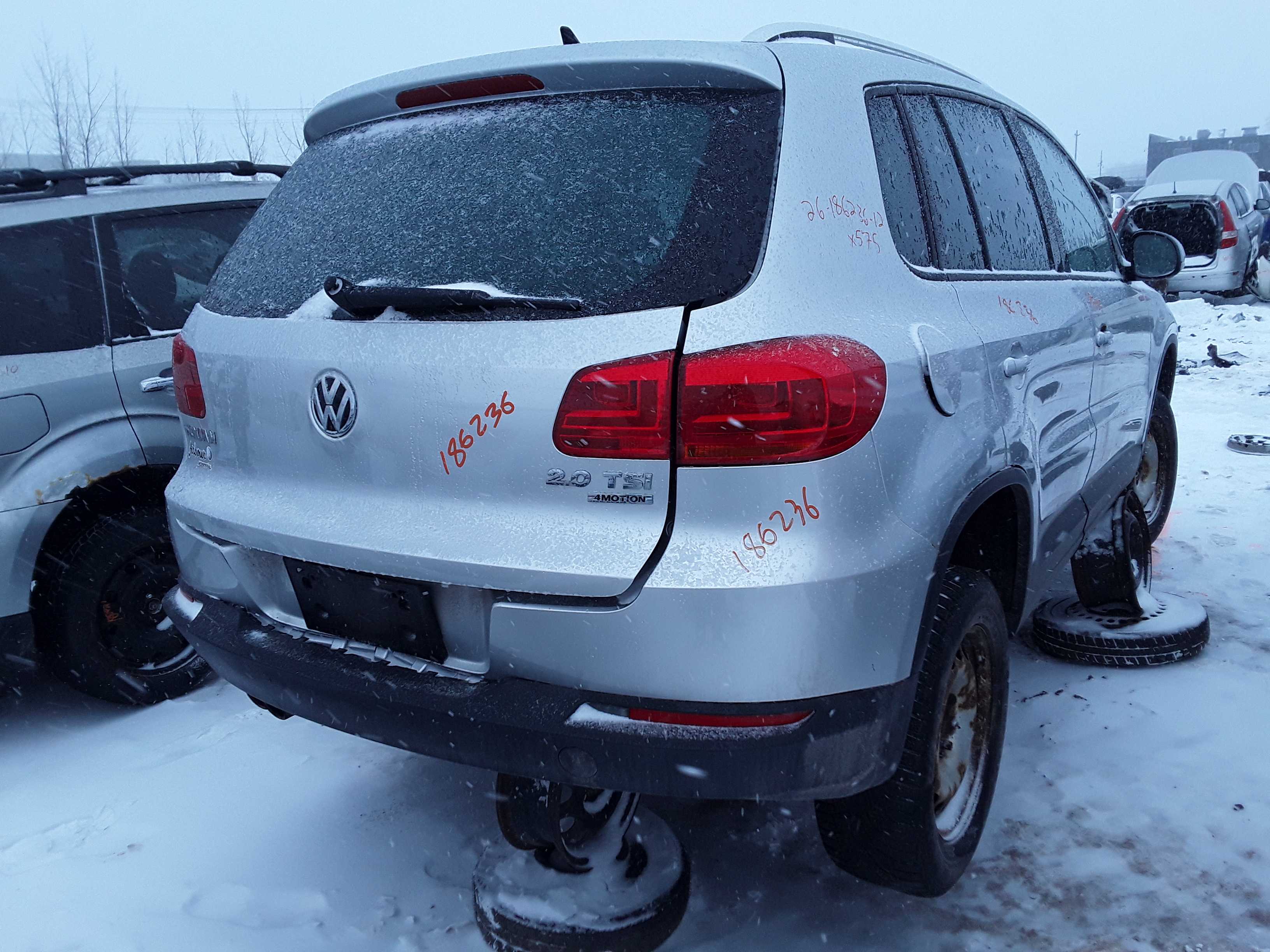 VOLKSWAGEN TIGUAN 2012