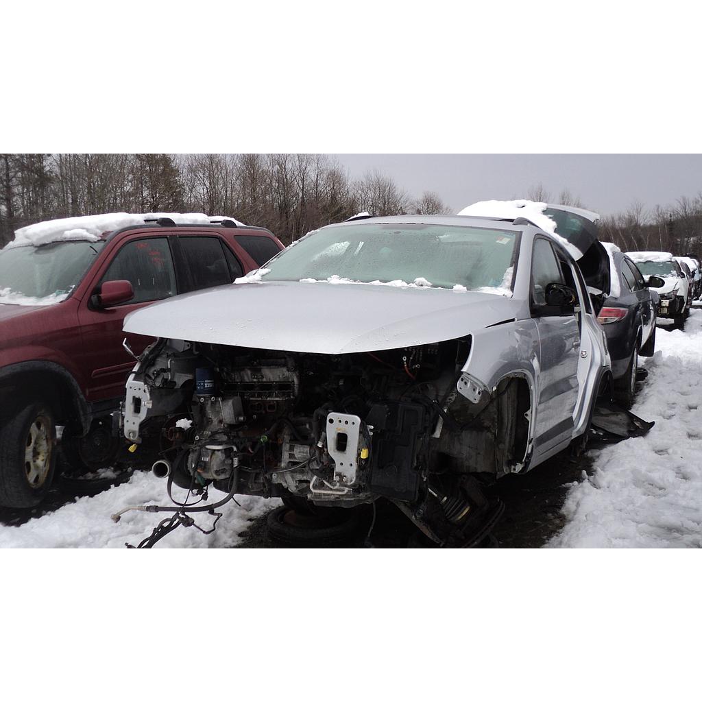 VOLKSWAGEN TIGUAN 2012