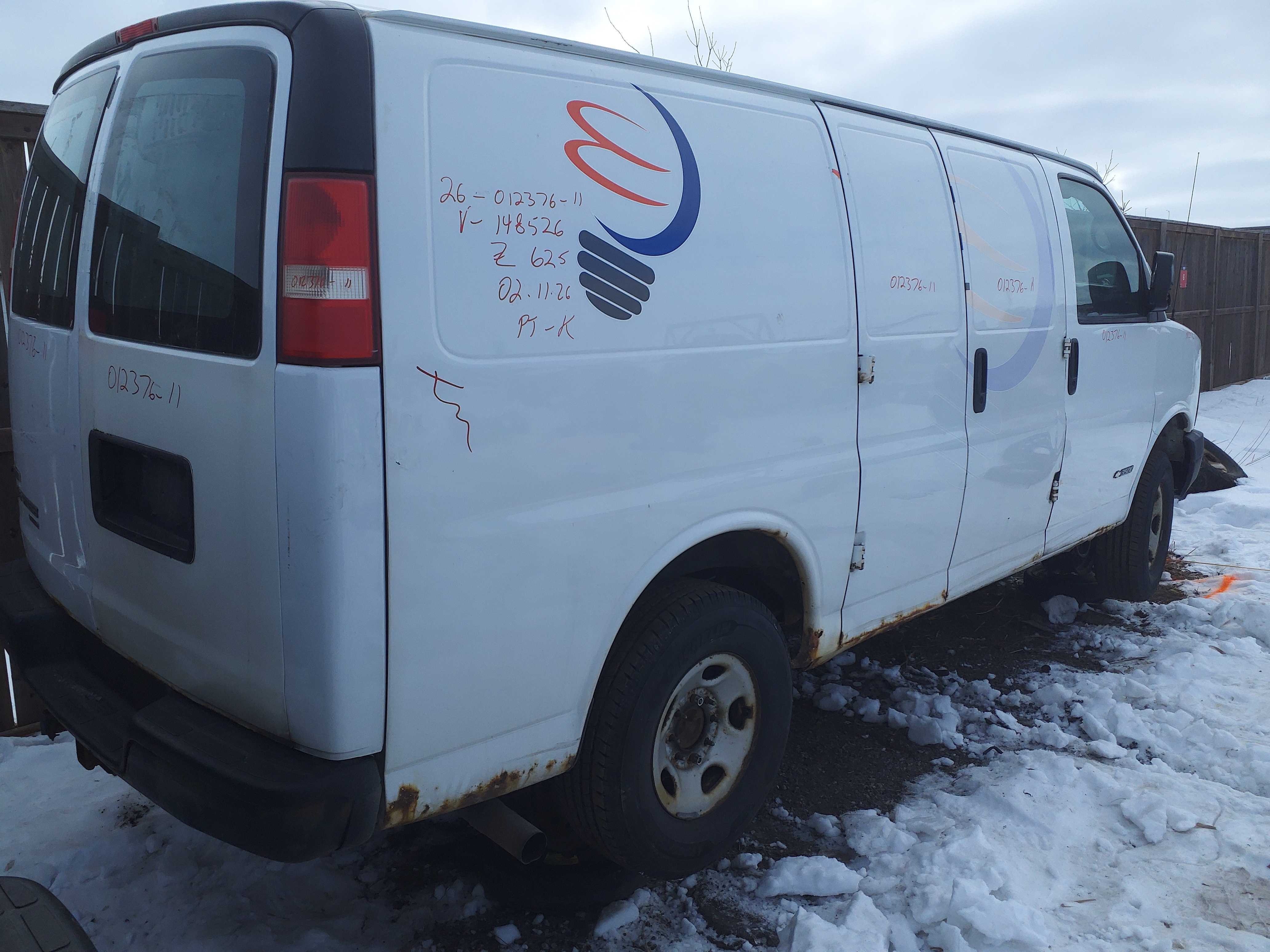 CHEVROLET EXPRESS VAN 2011