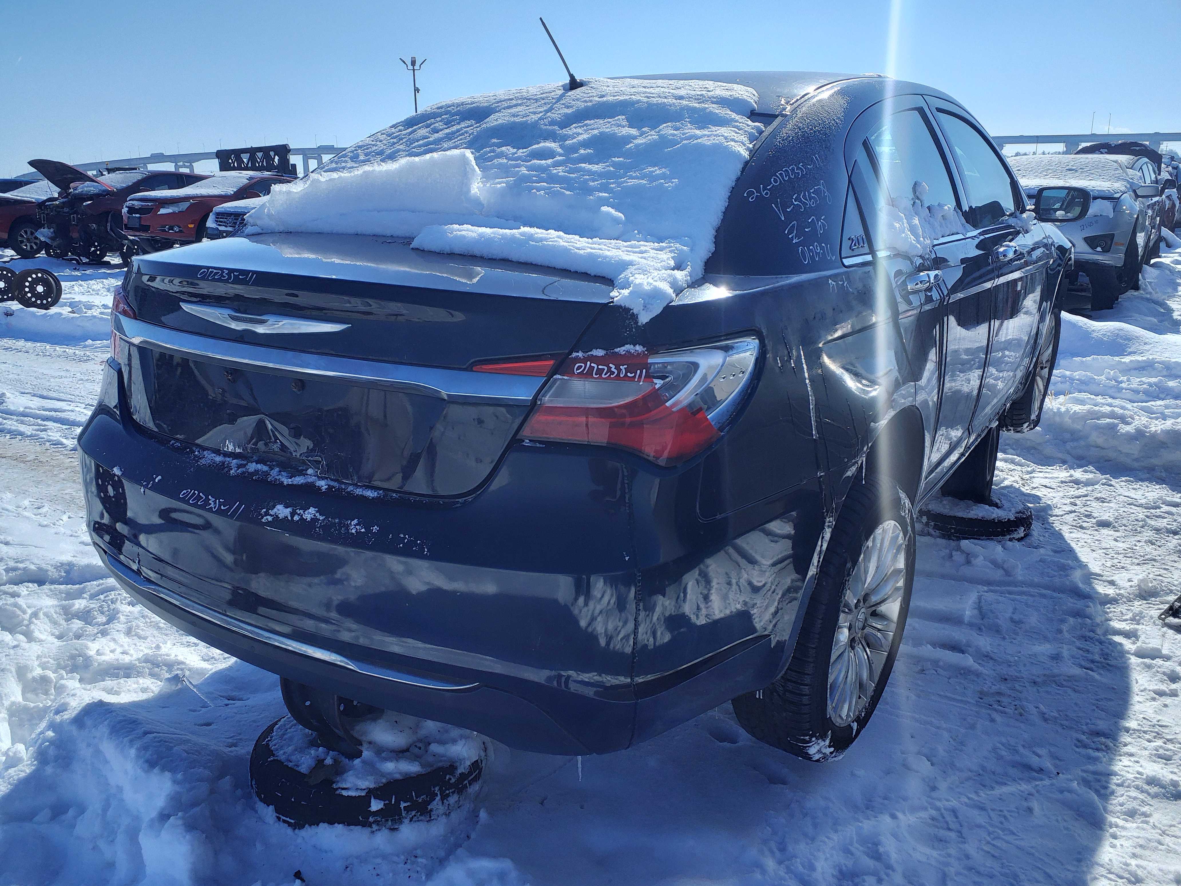 CHRYSLER 200 2011