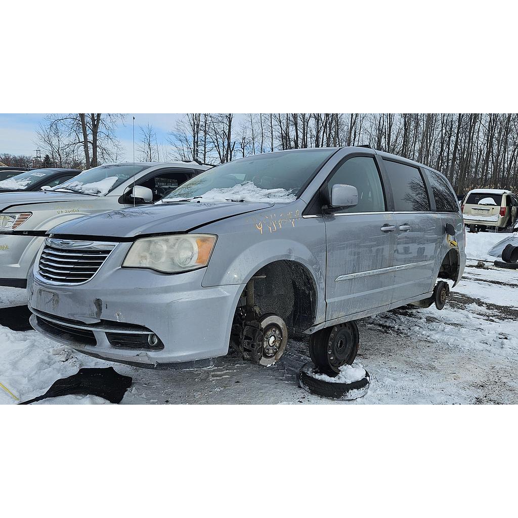 CHRYSLER TOWN &amp; COUNTRY 2013