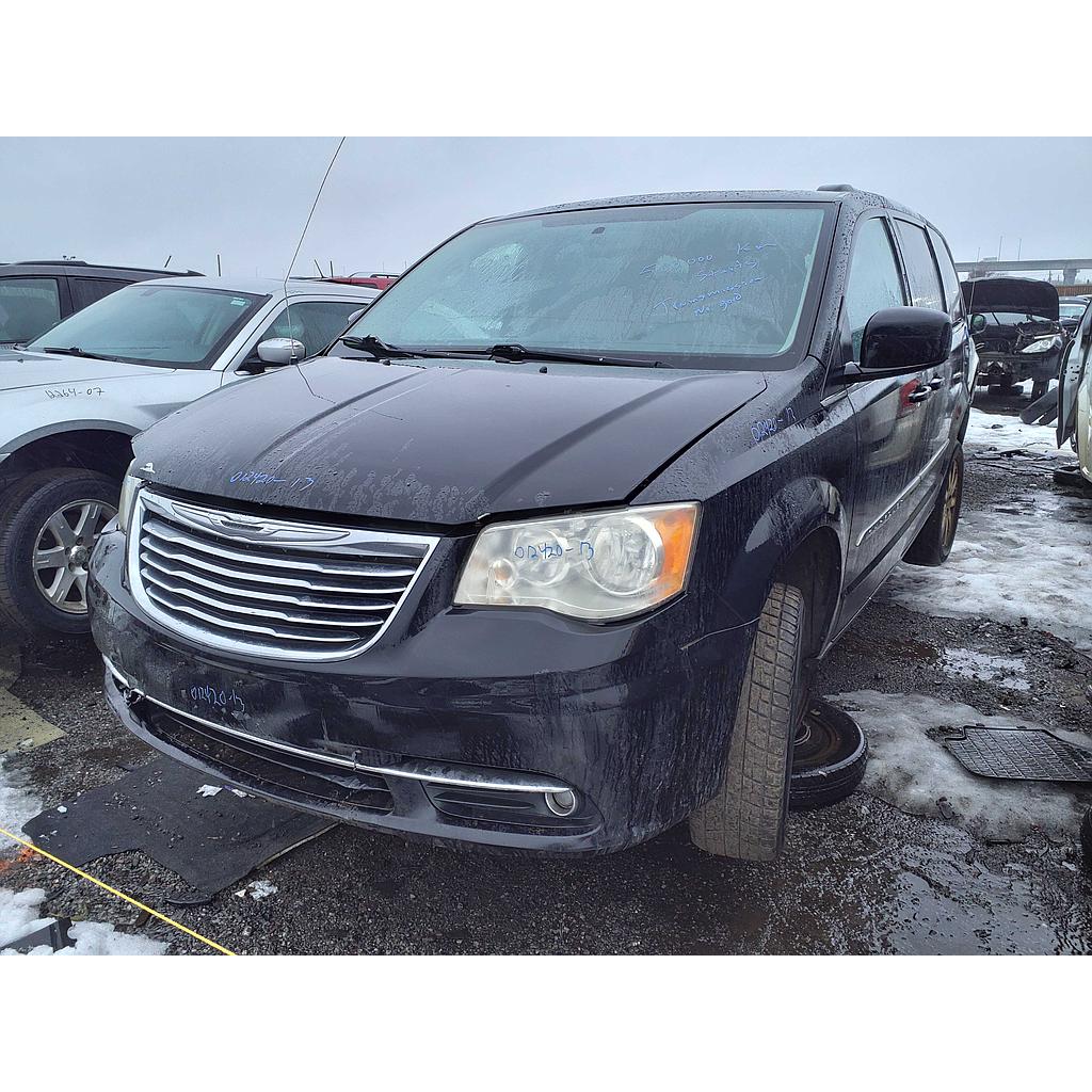 CHRYSLER TOWN &amp; COUNTRY 2013