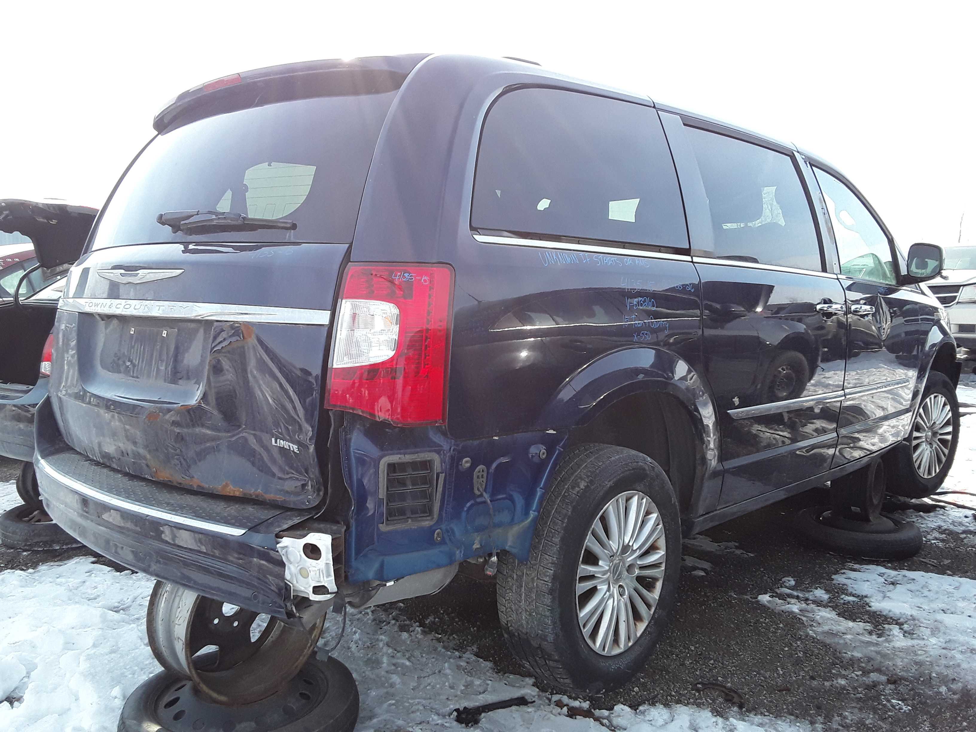 CHRYSLER TOWN &amp; COUNTRY 2015