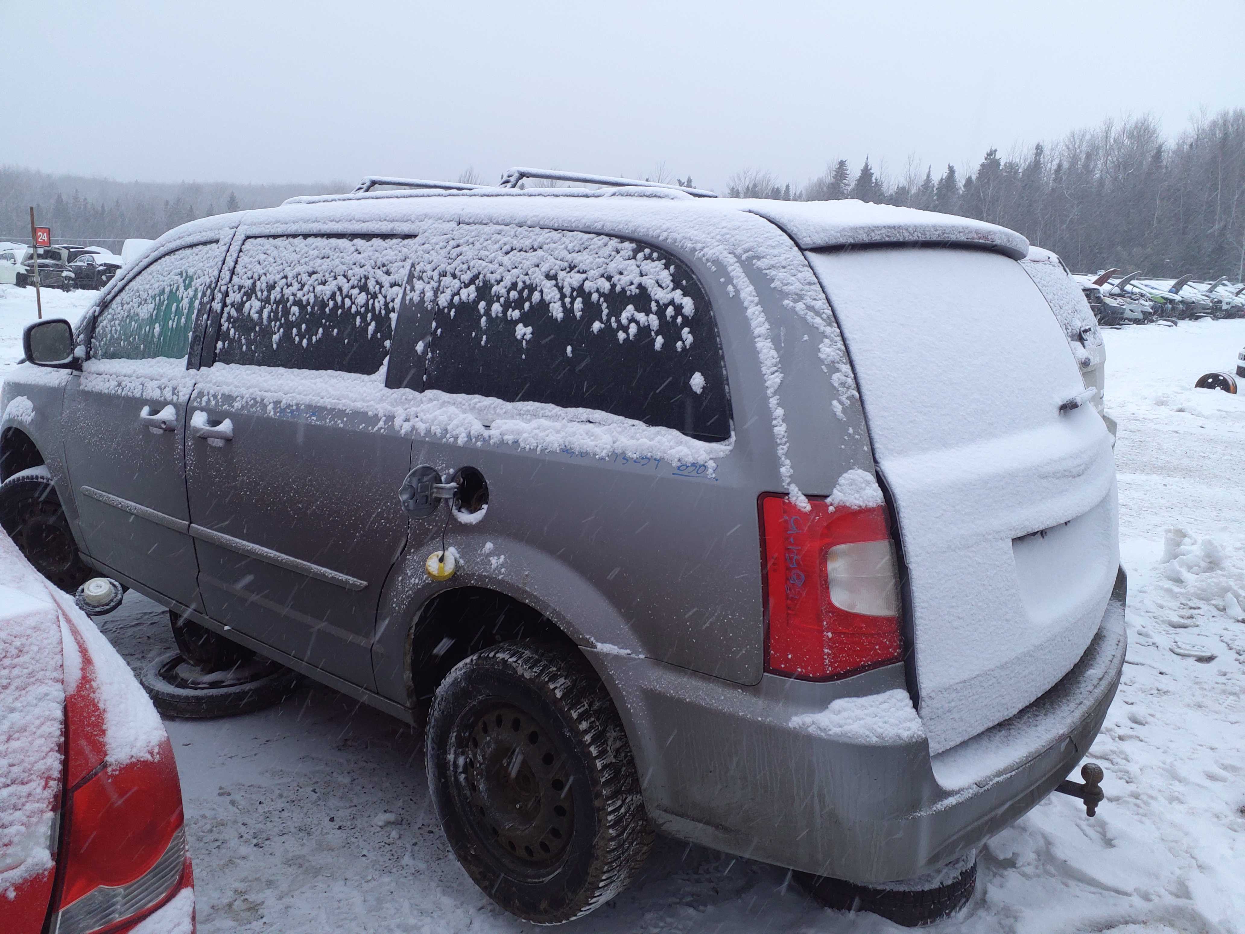 CHRYSLER TOWN &amp; COUNTRY 2015