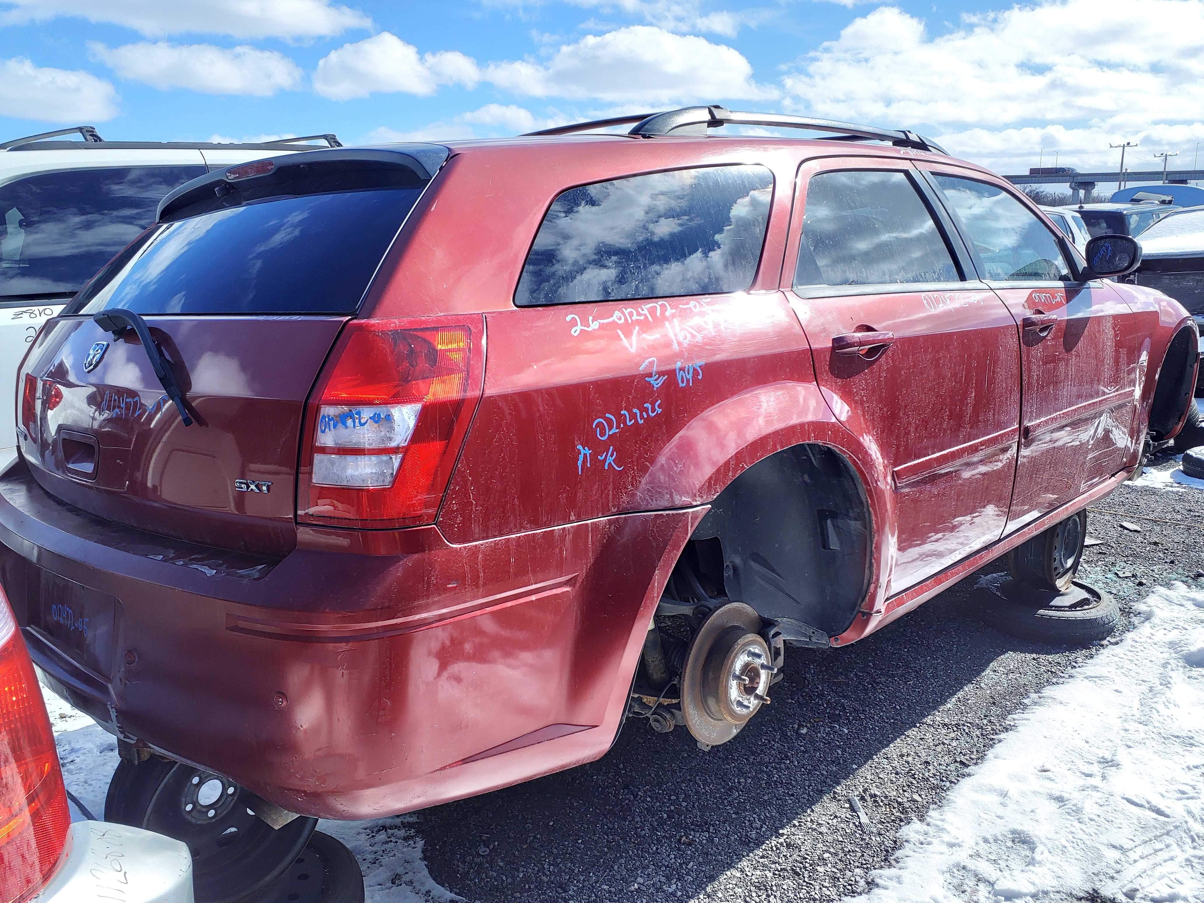 DODGE MAGNUM 2005