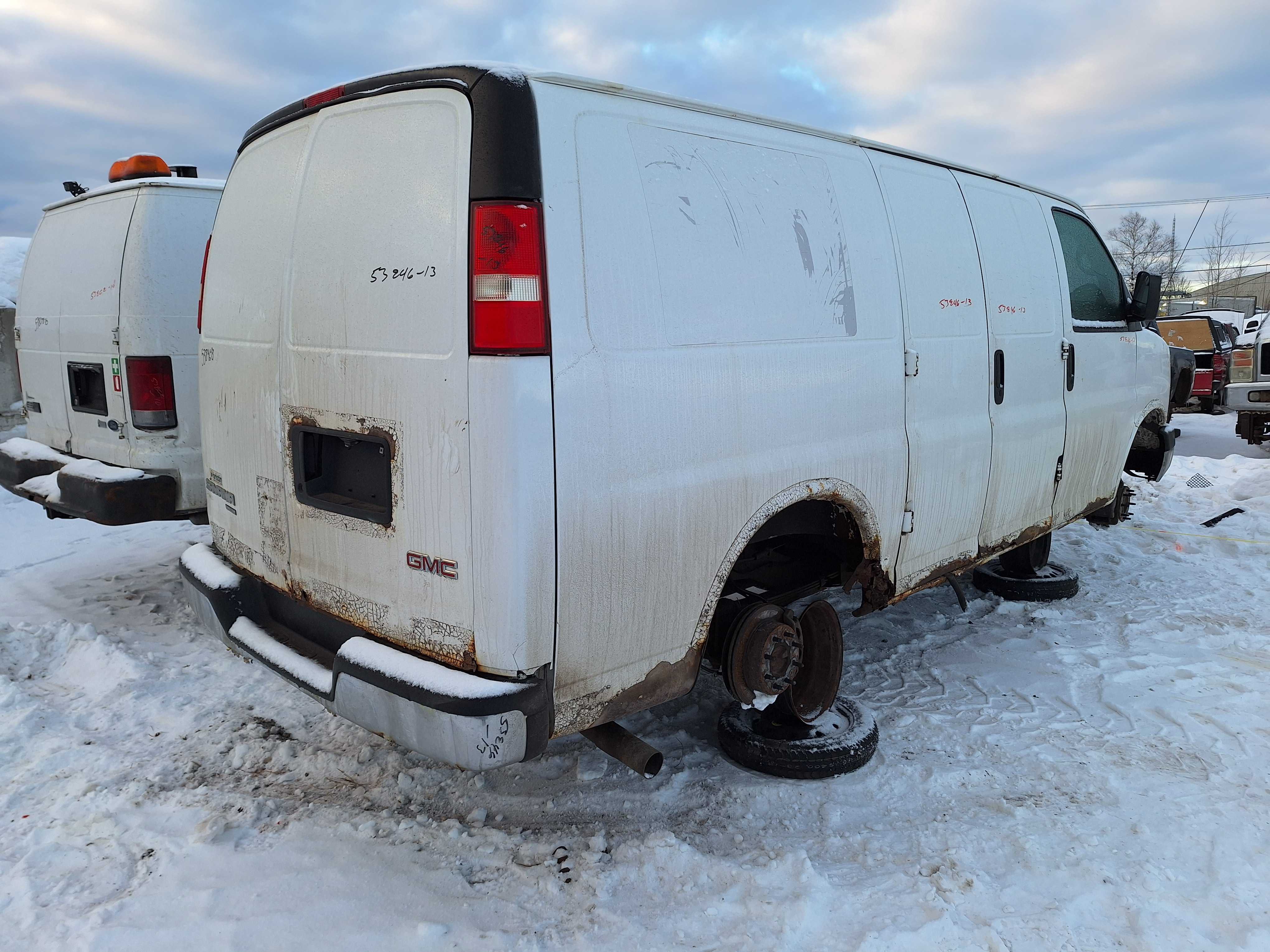 GMC SAVANA CARGO 2013