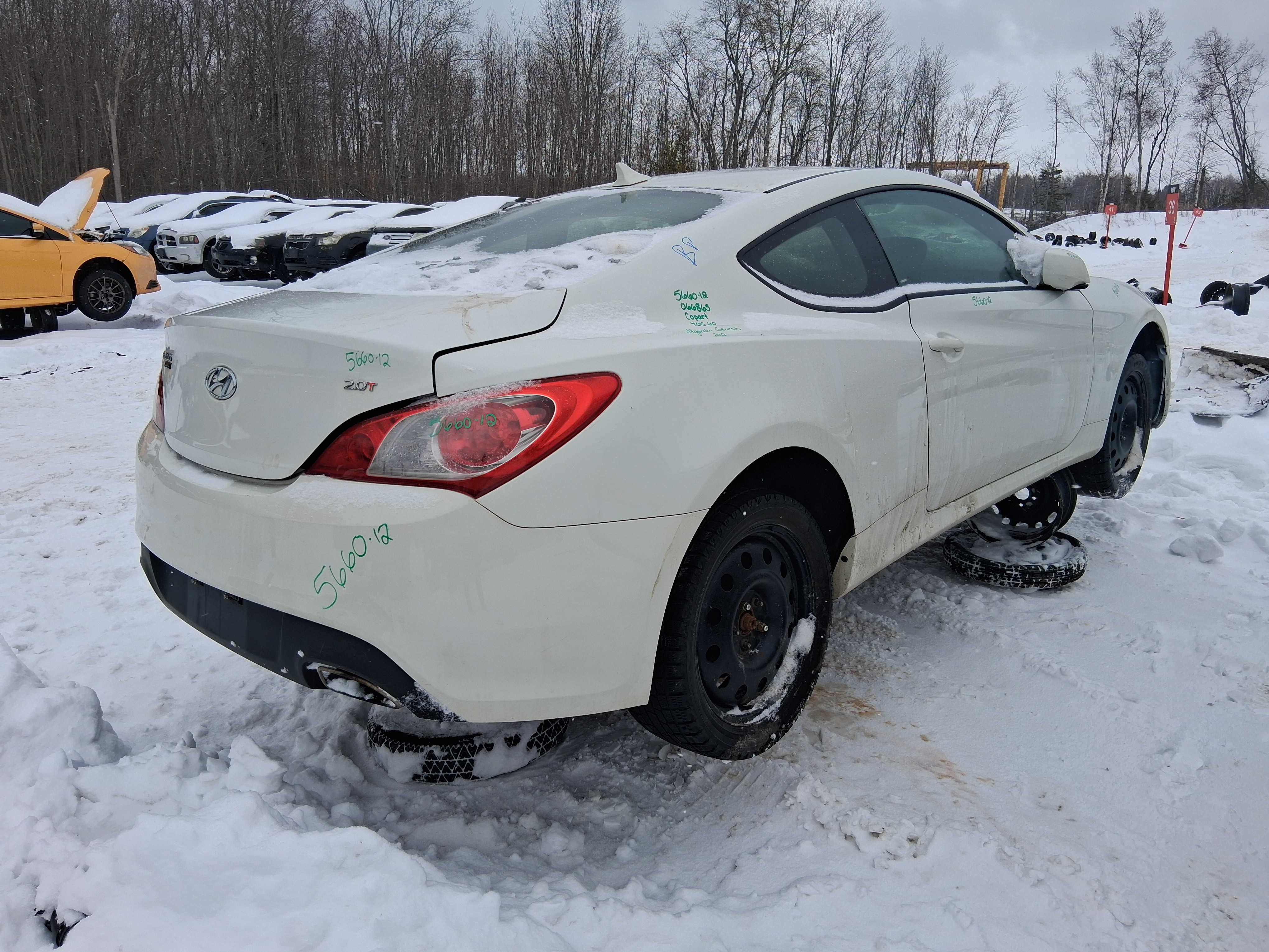 HYUNDAI GENESIS 2012