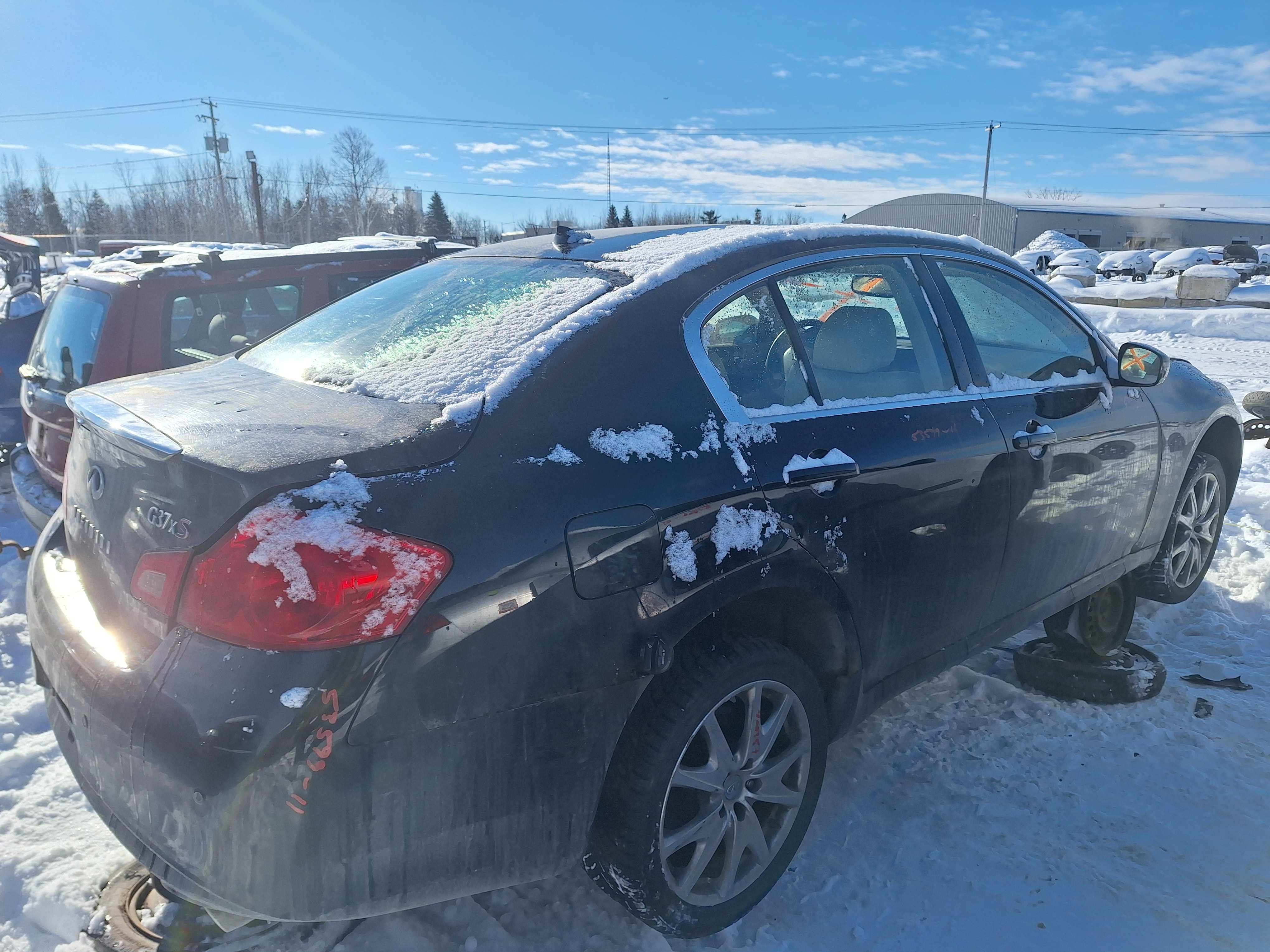 INFINITI G37 SEDAN 2011