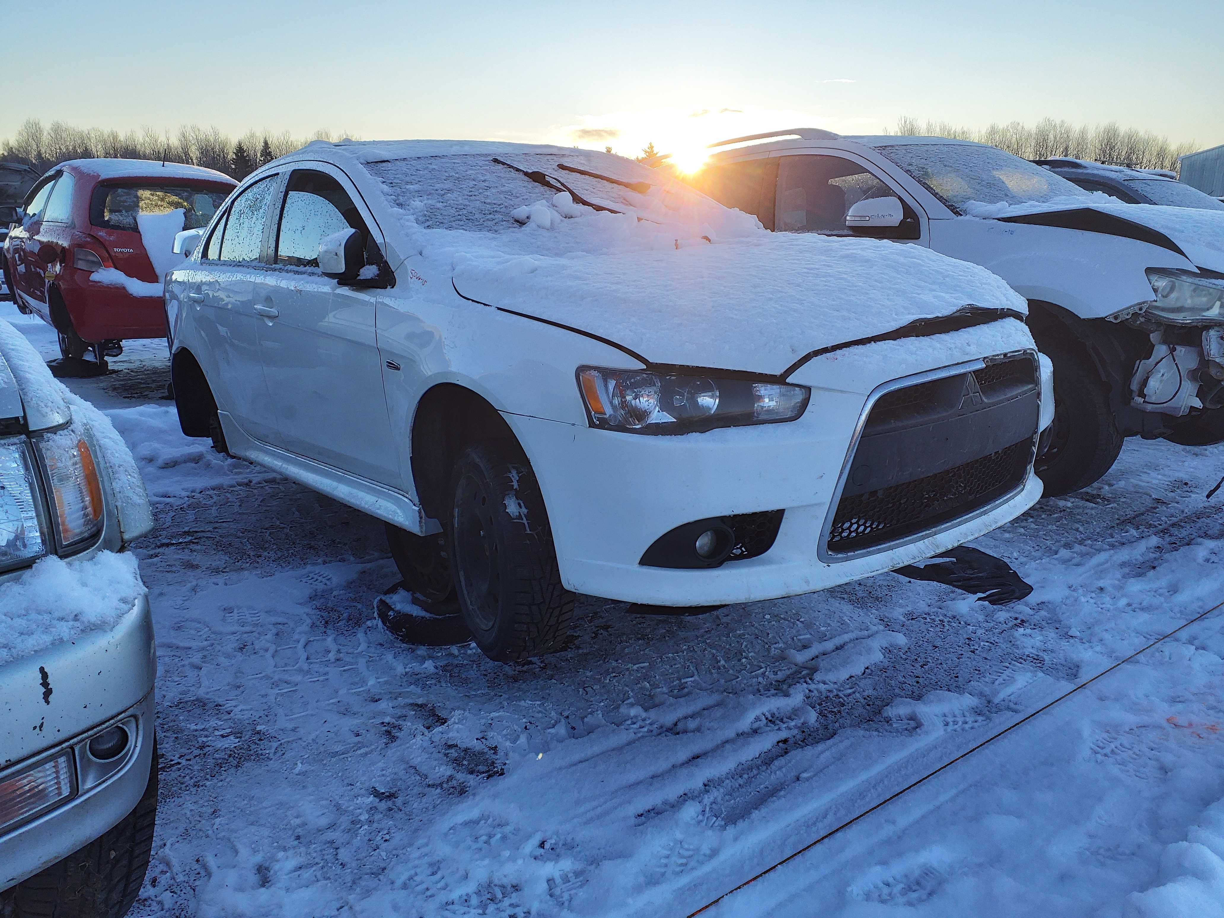 MITSUBISHI LANCER 2015
