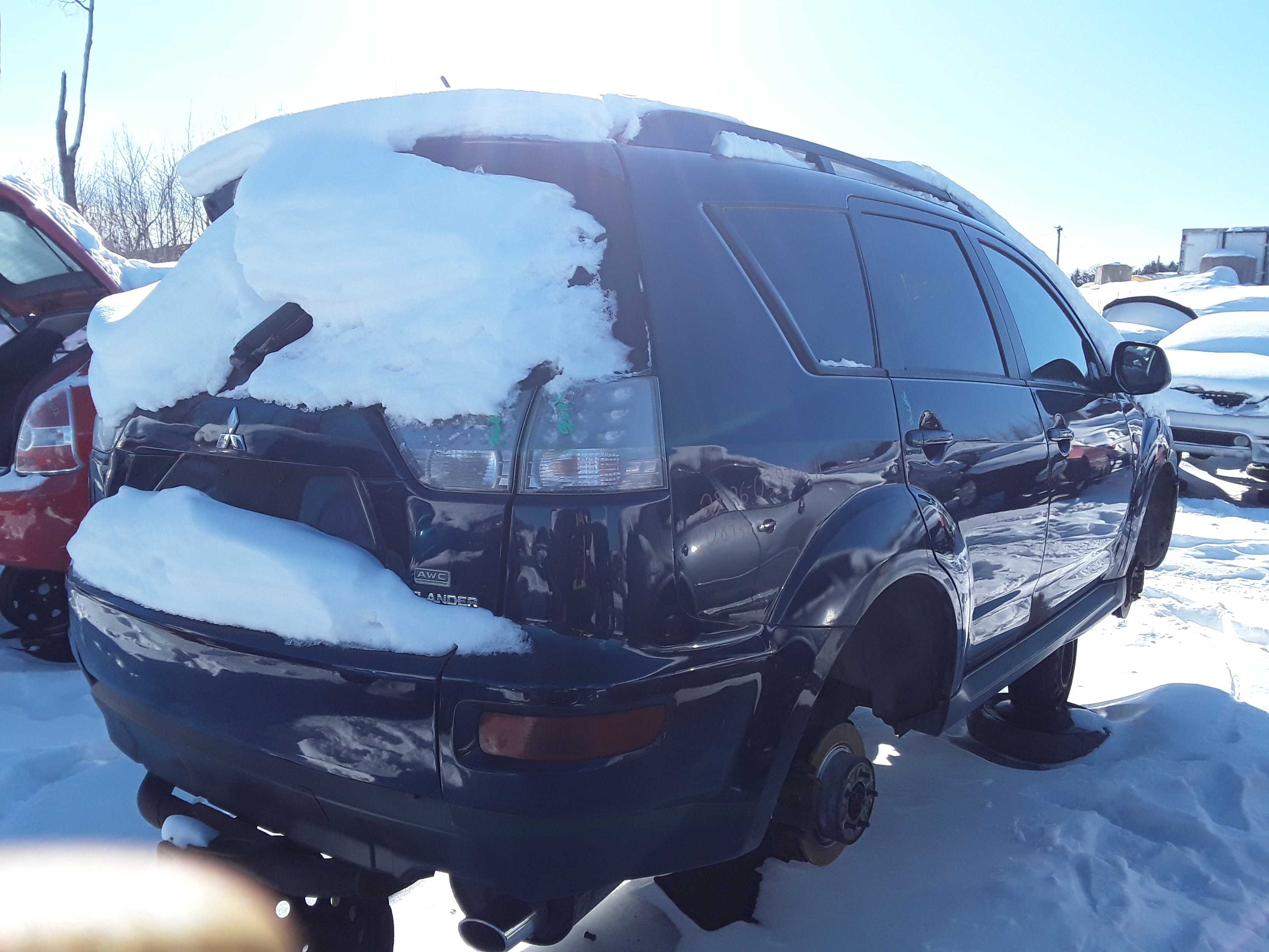 MITSUBISHI OUTLANDER 2011