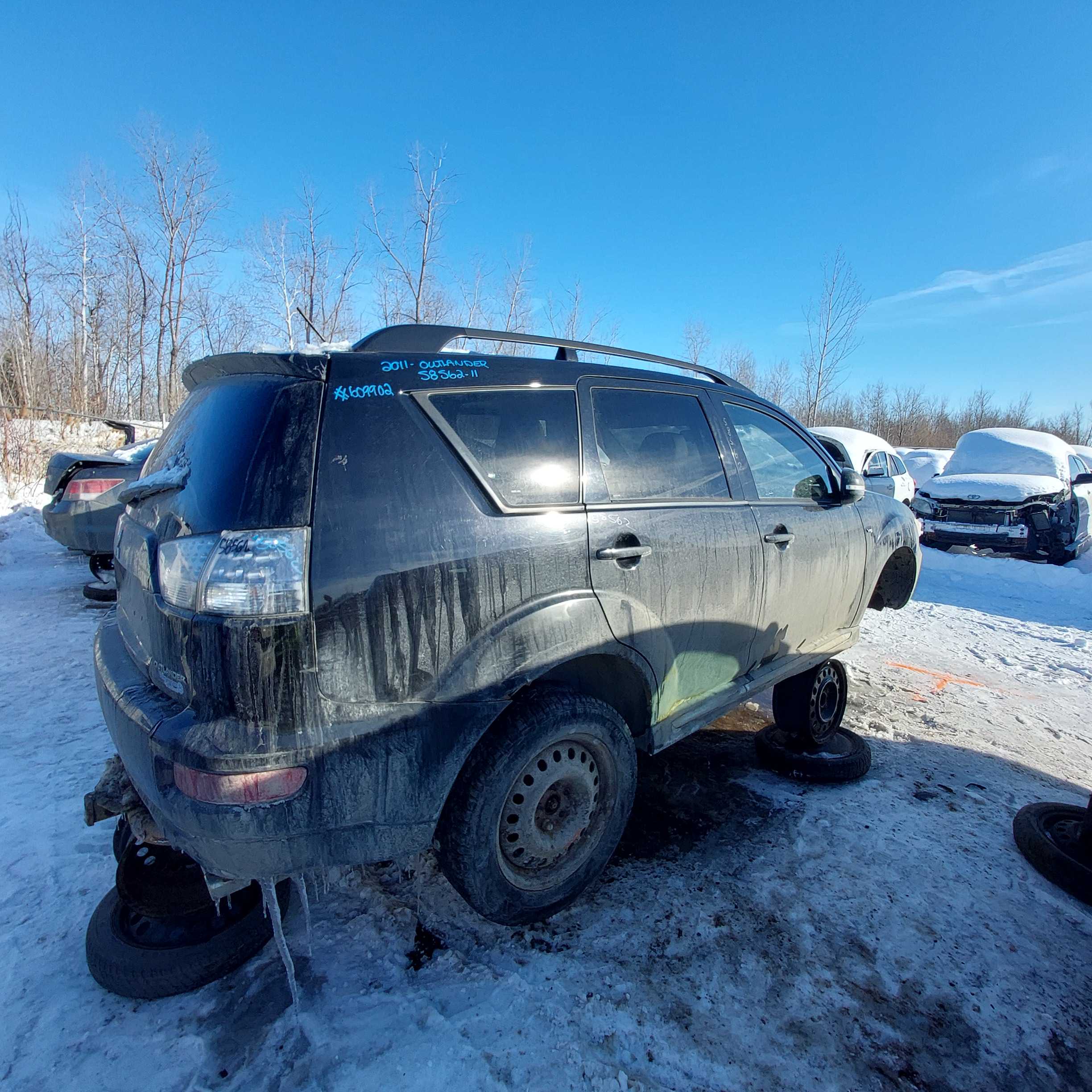 MITSUBISHI OUTLANDER 2011