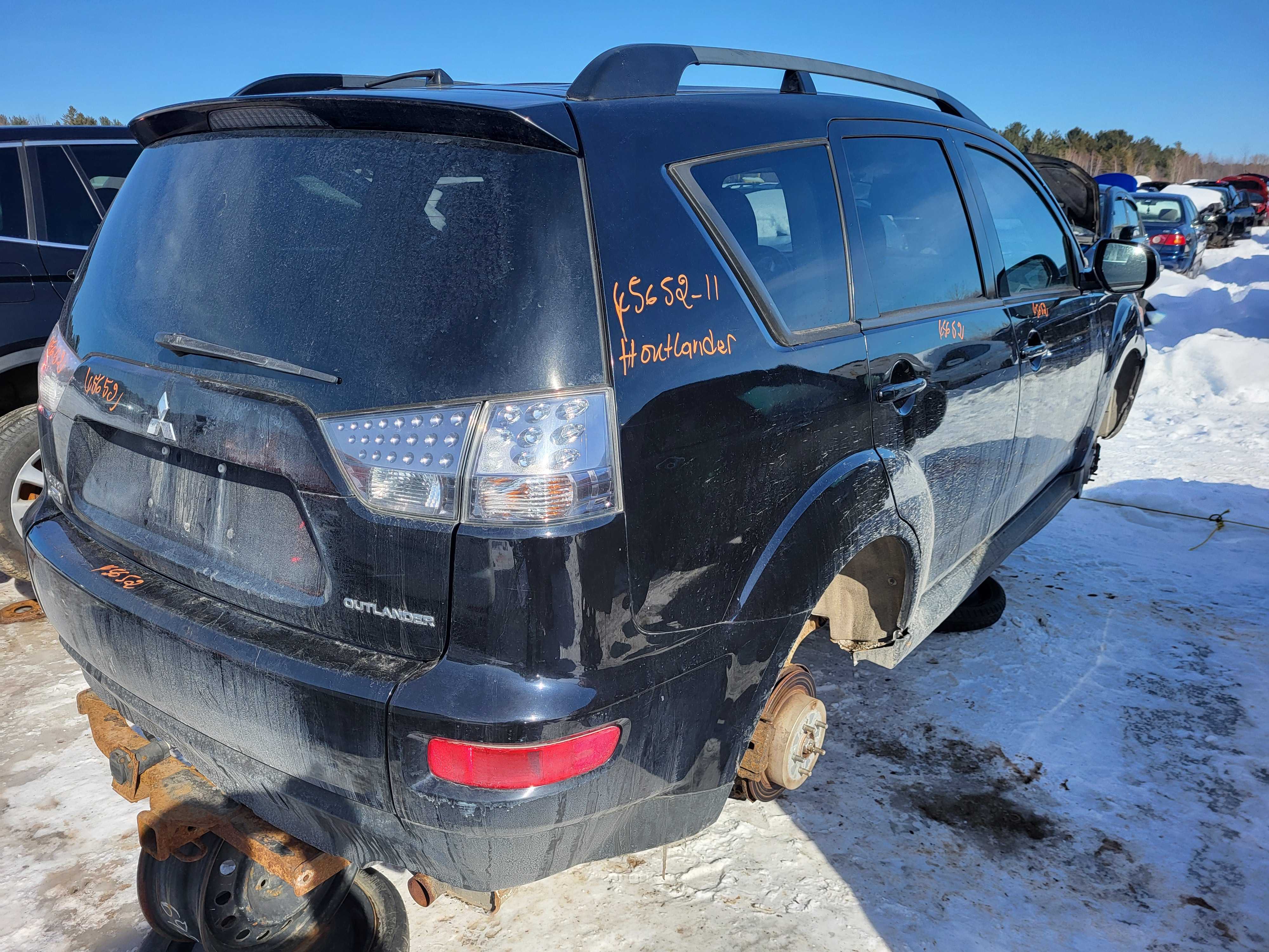 MITSUBISHI OUTLANDER 2011