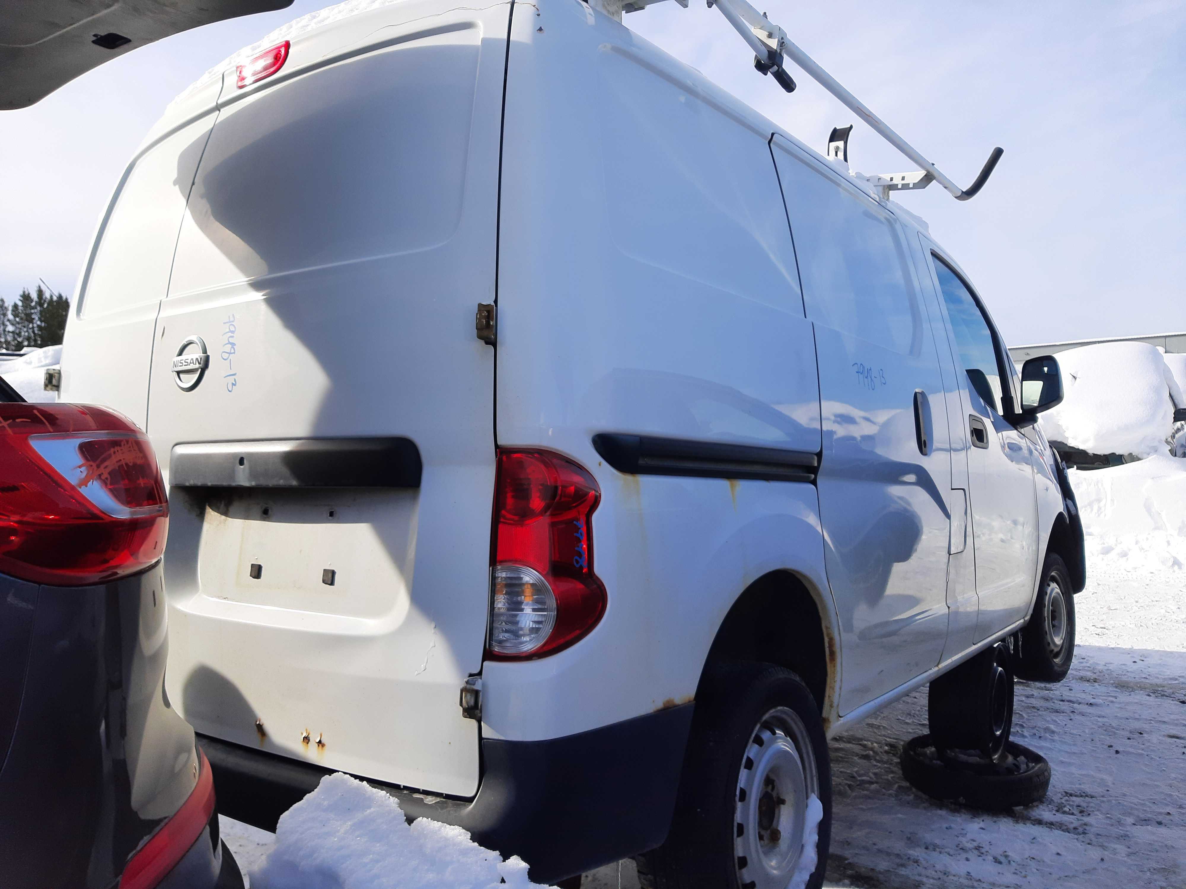 NISSAN NV 2013