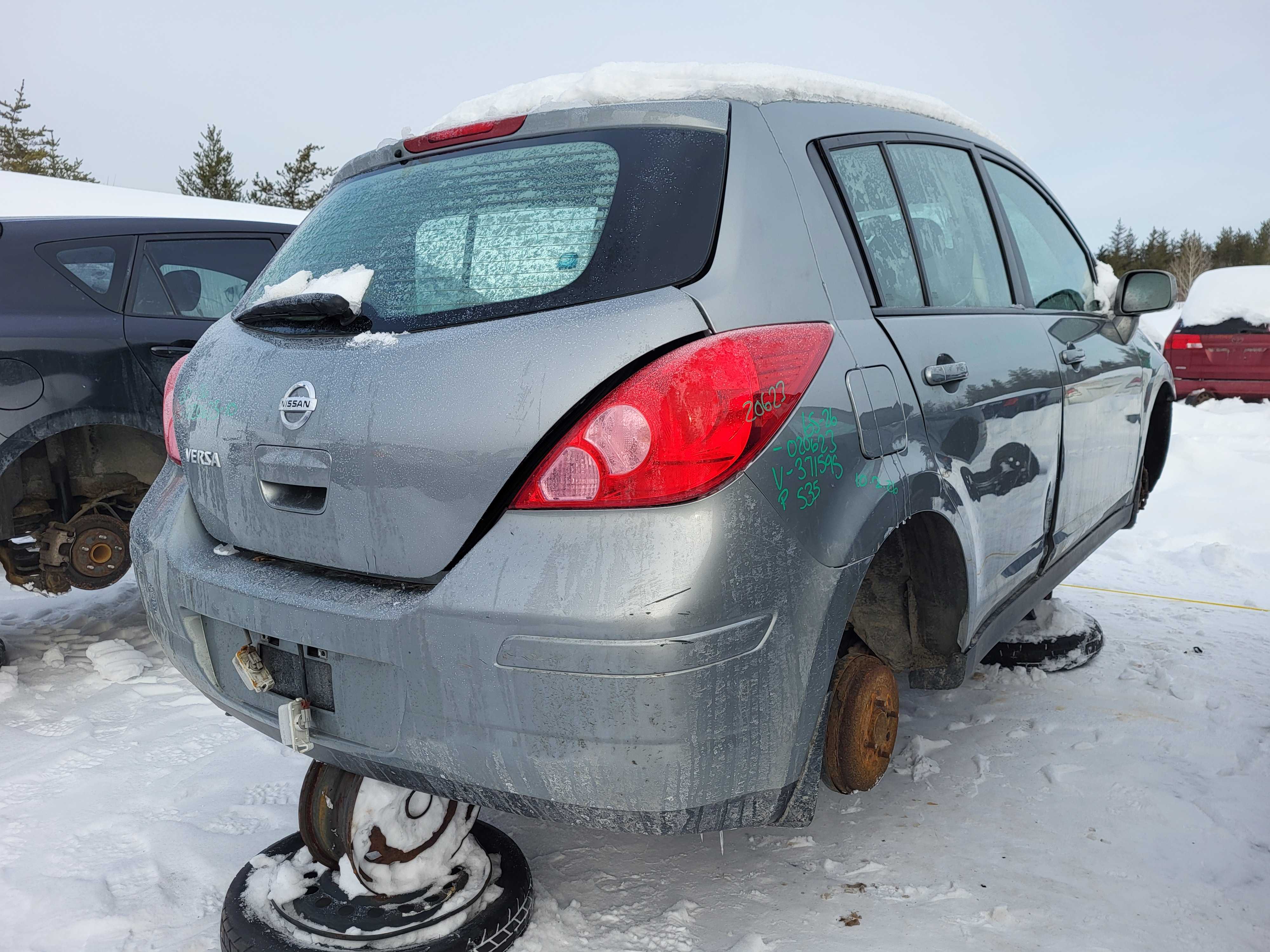 NISSAN VERSA 2010