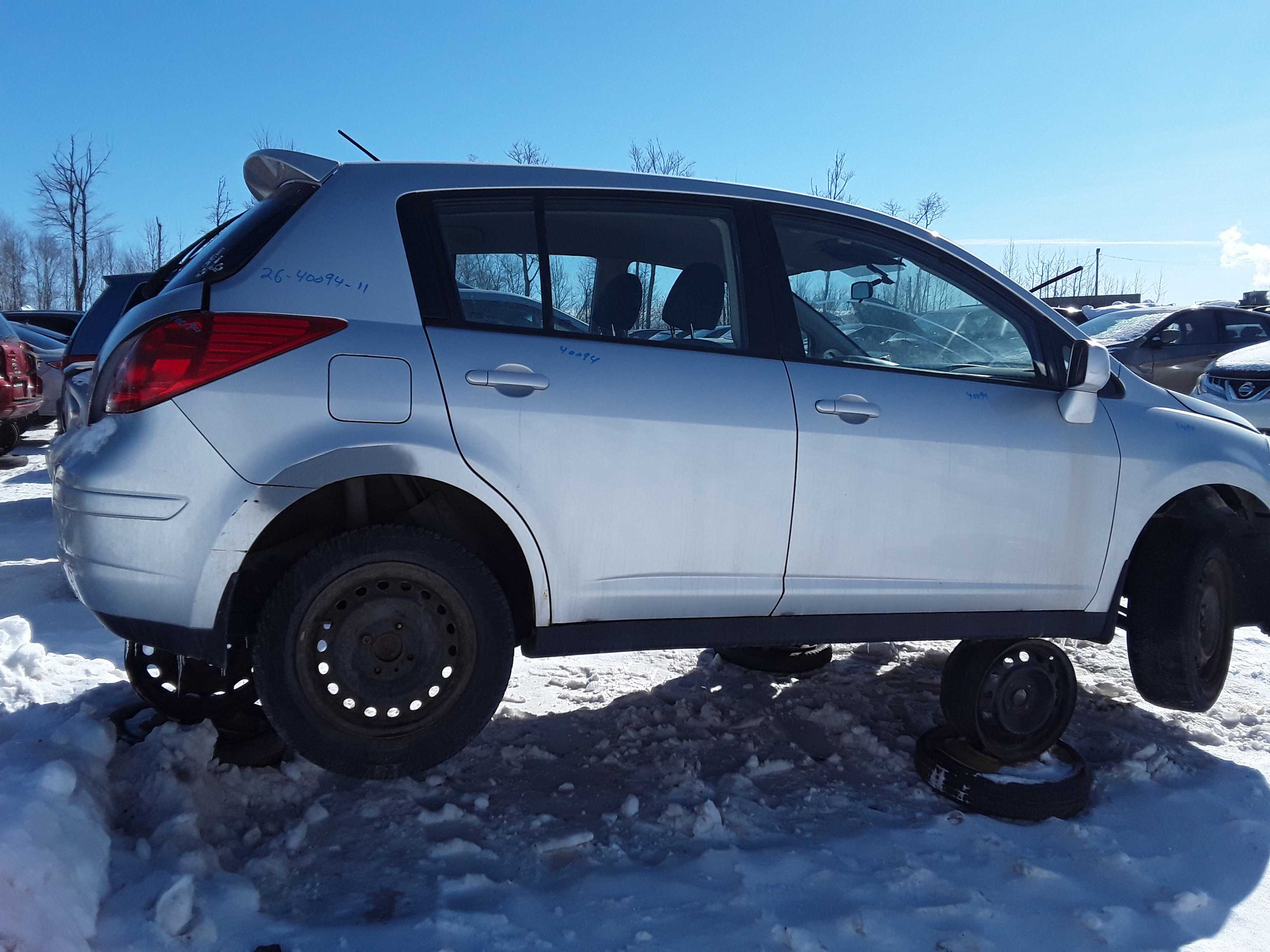NISSAN VERSA 2011