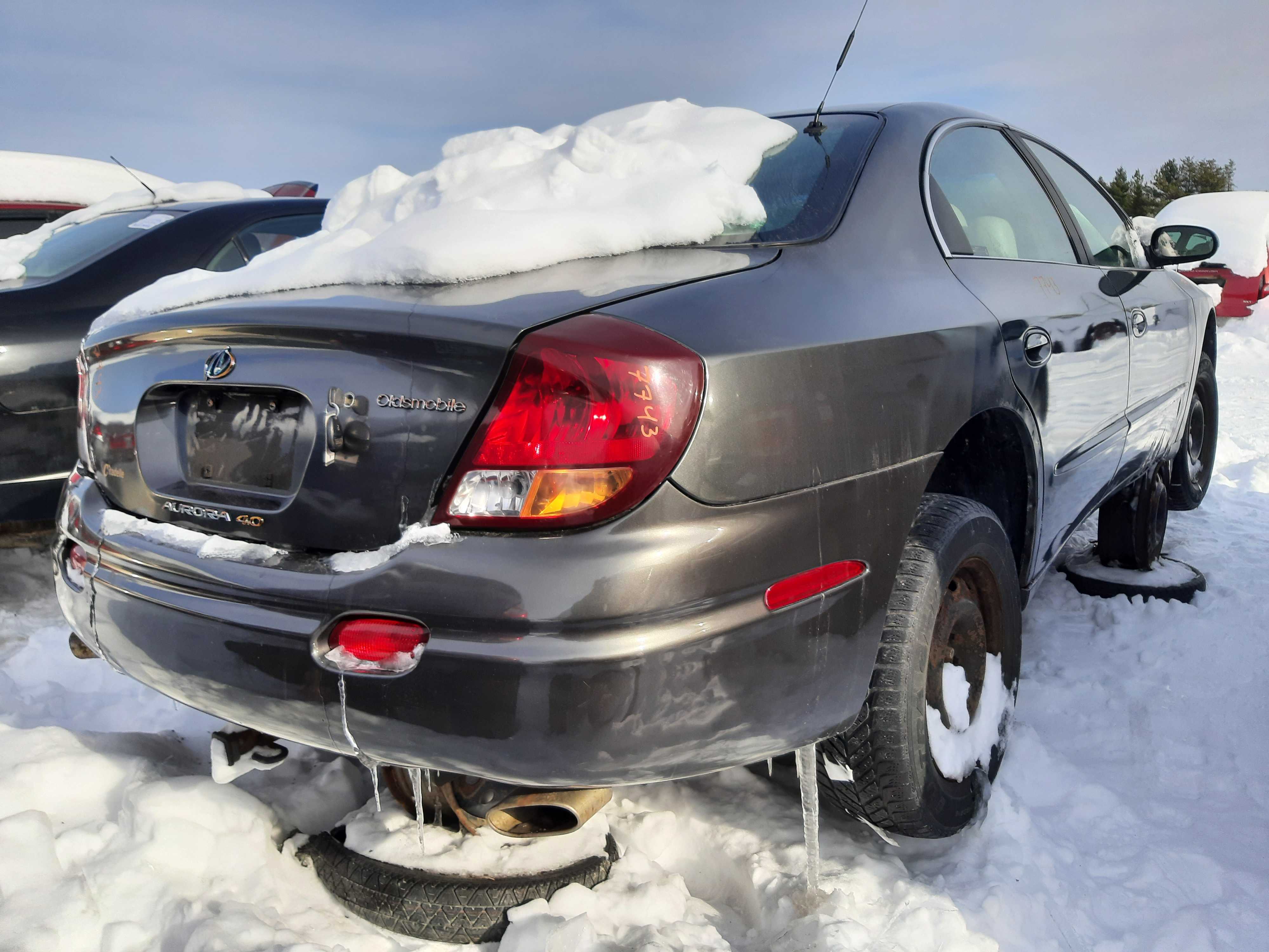 OLDSMOBILE AURORA 2002
