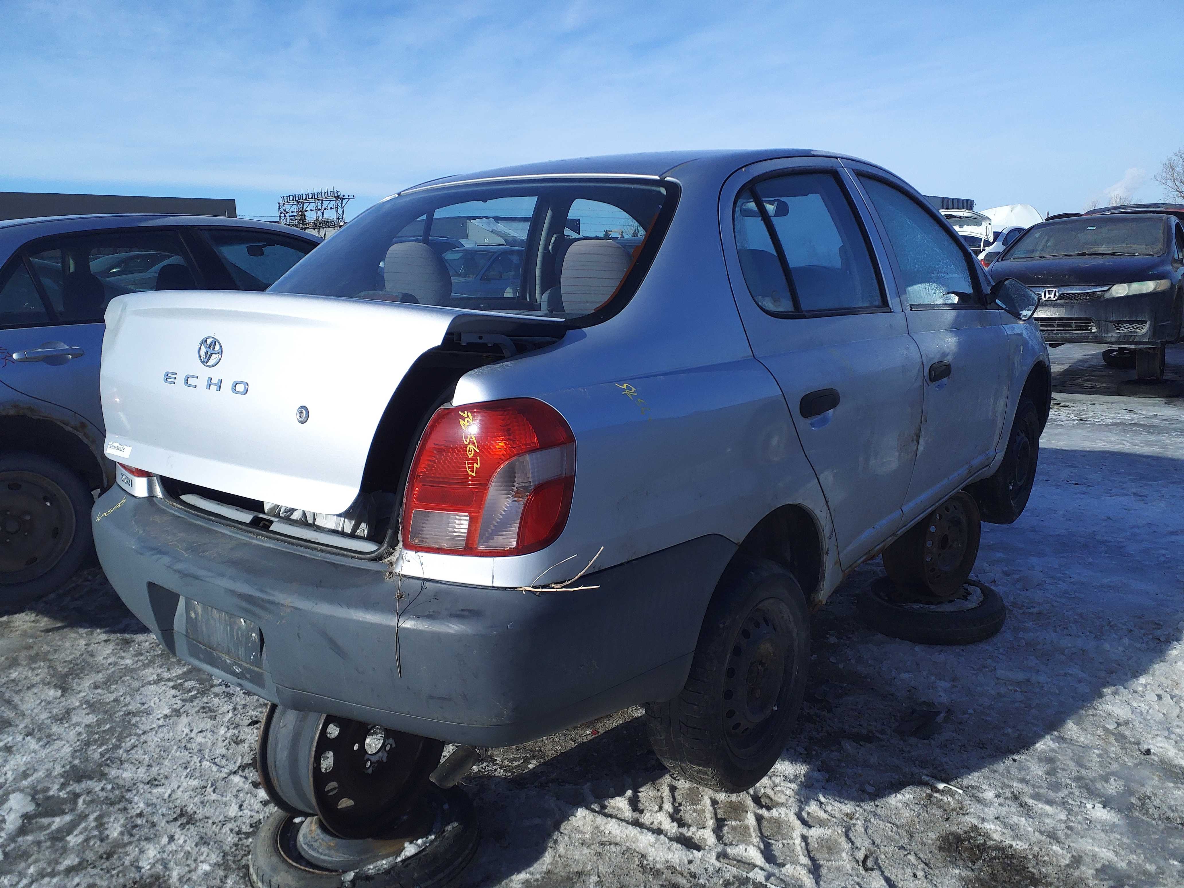 TOYOTA ECHO 2000
