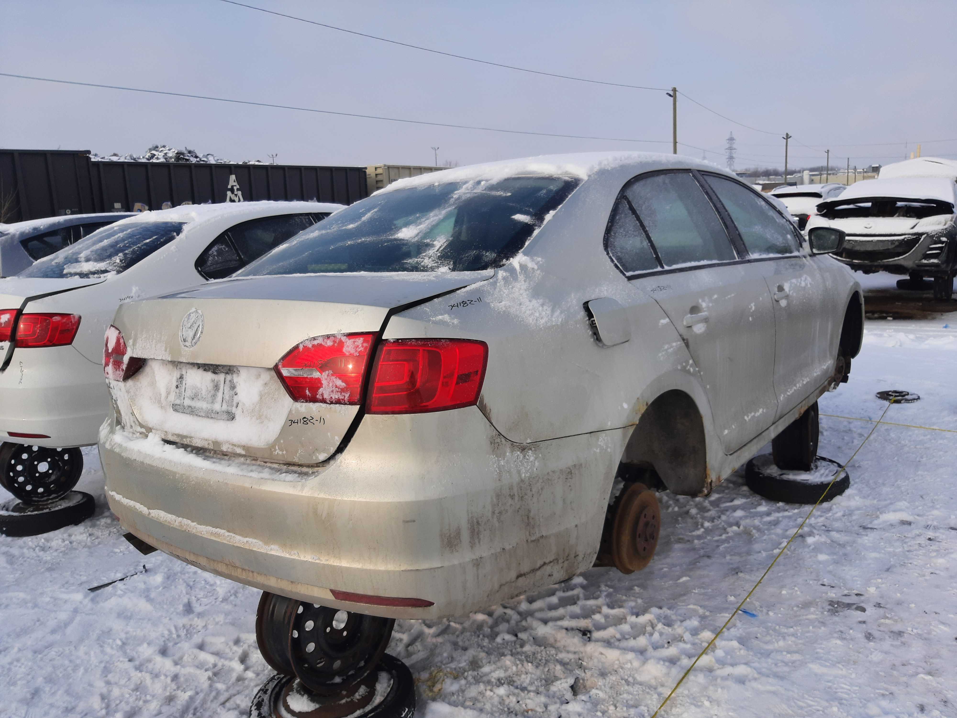 VOLKSWAGEN JETTA 2011