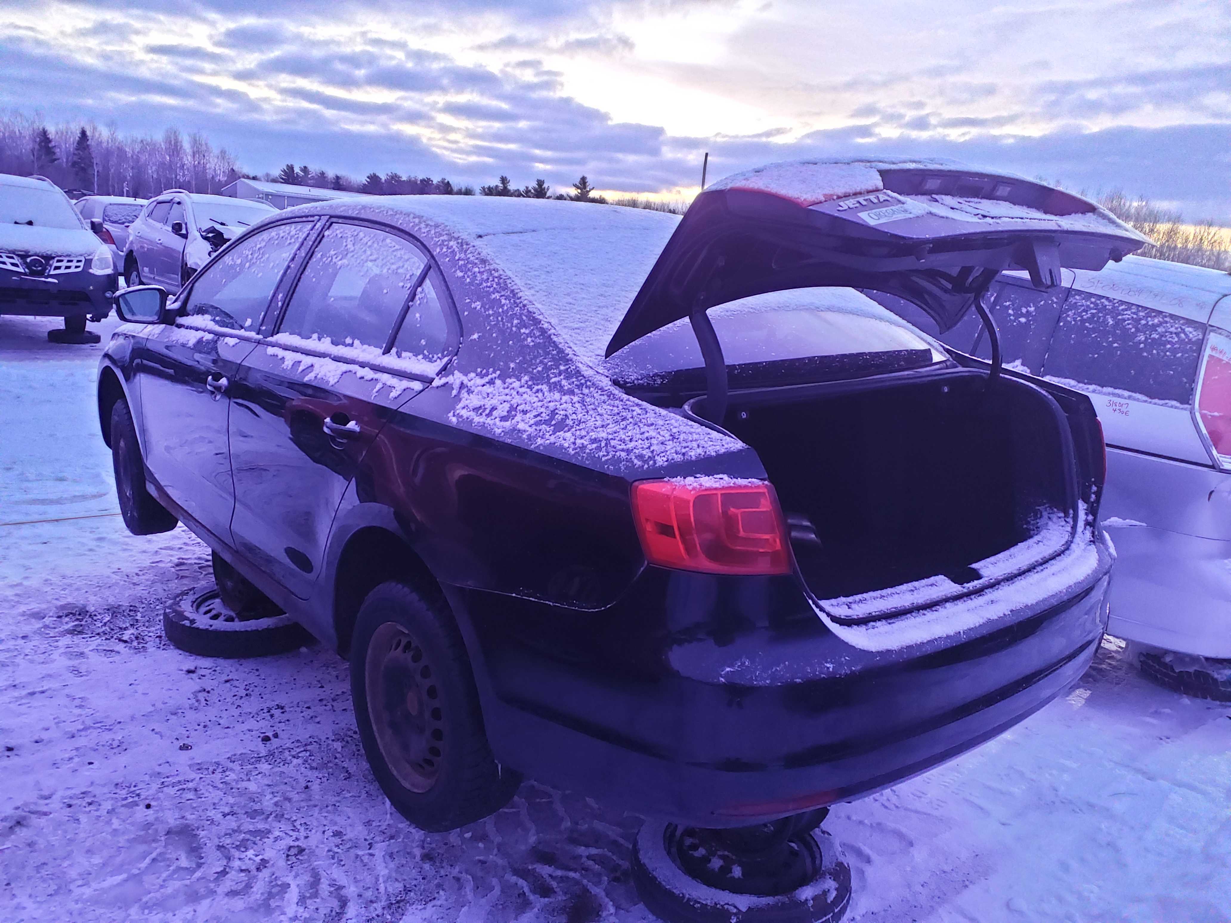 VOLKSWAGEN JETTA 2011