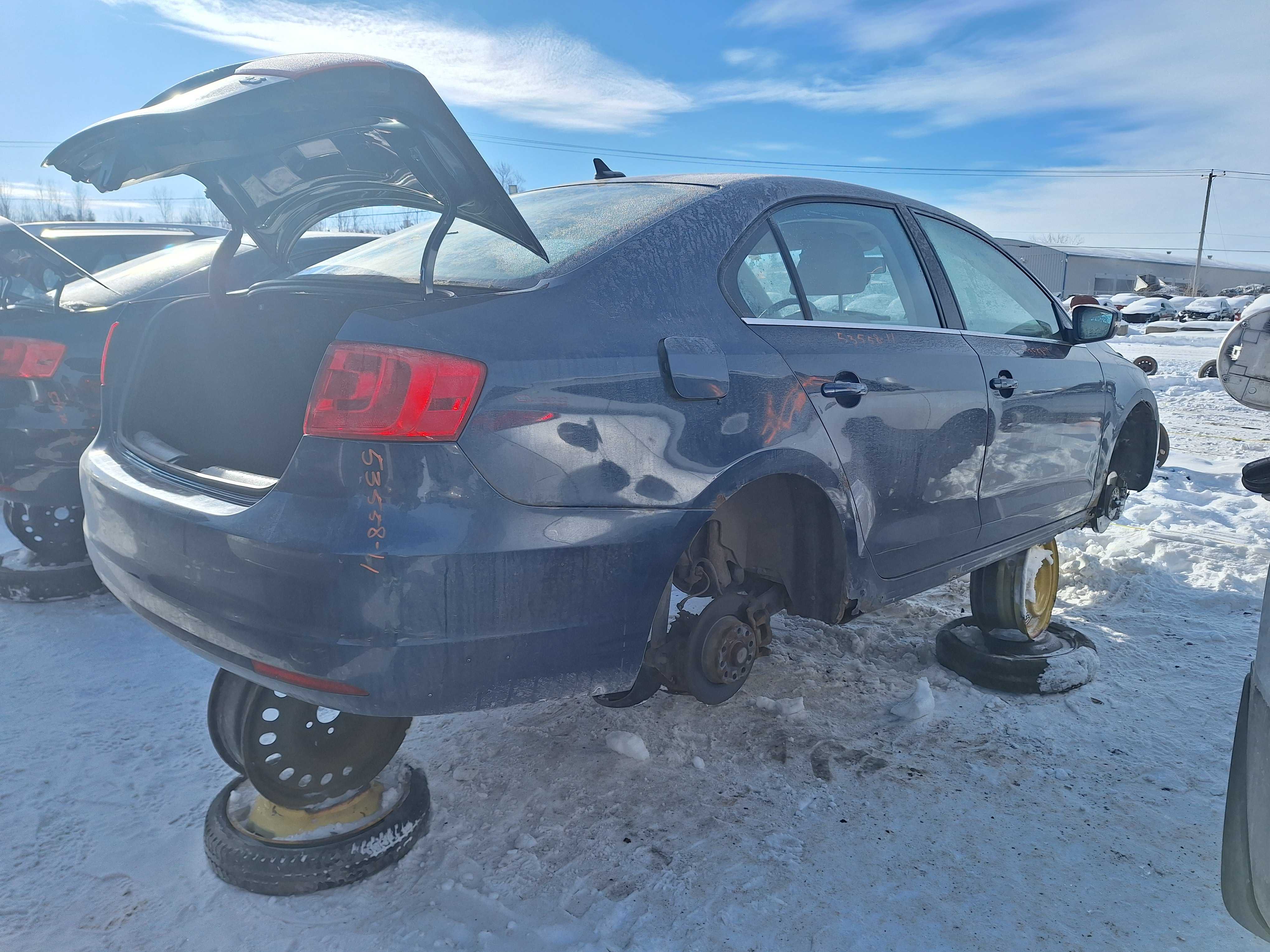 VOLKSWAGEN JETTA 2011