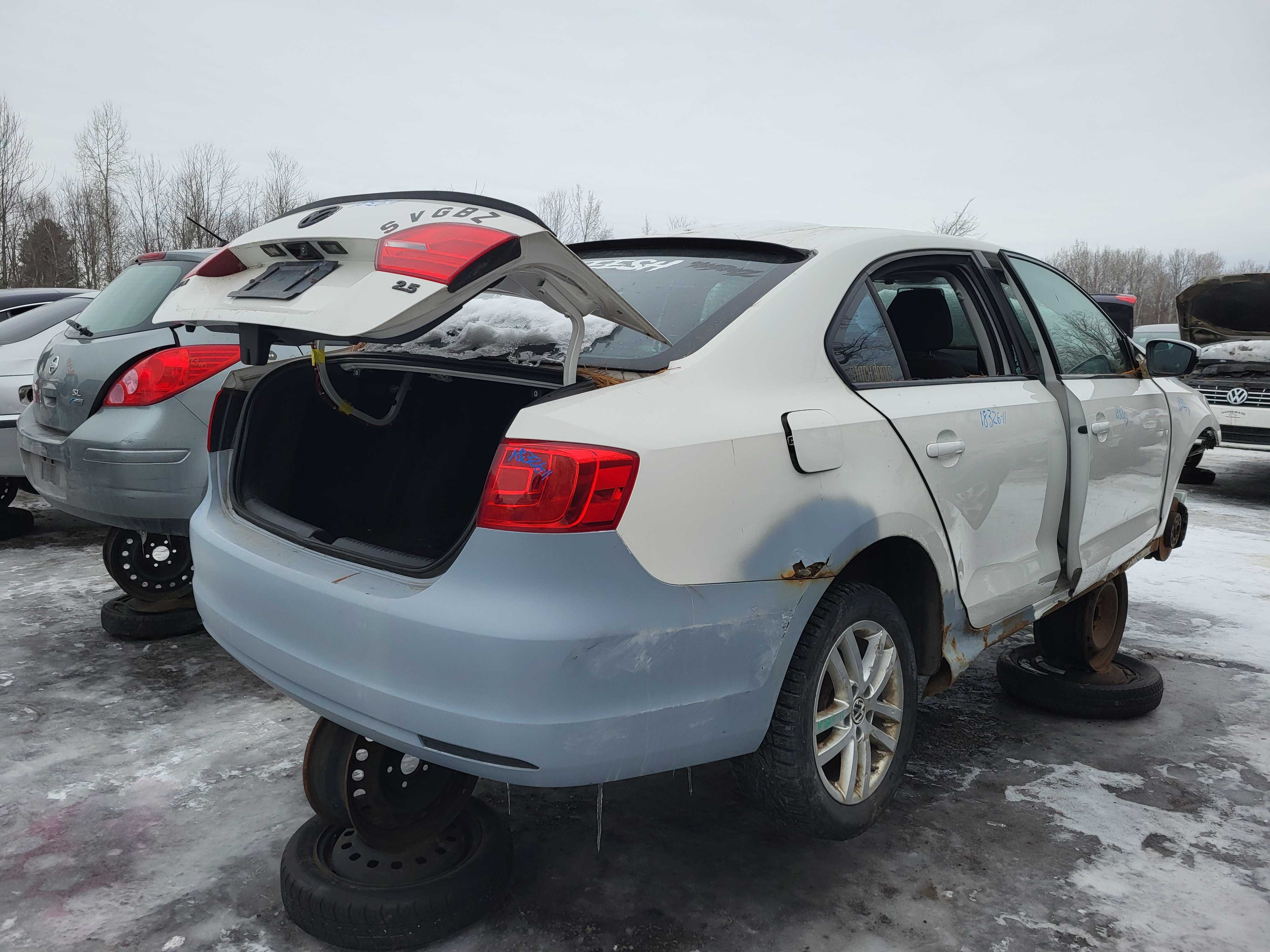 VOLKSWAGEN JETTA 2011